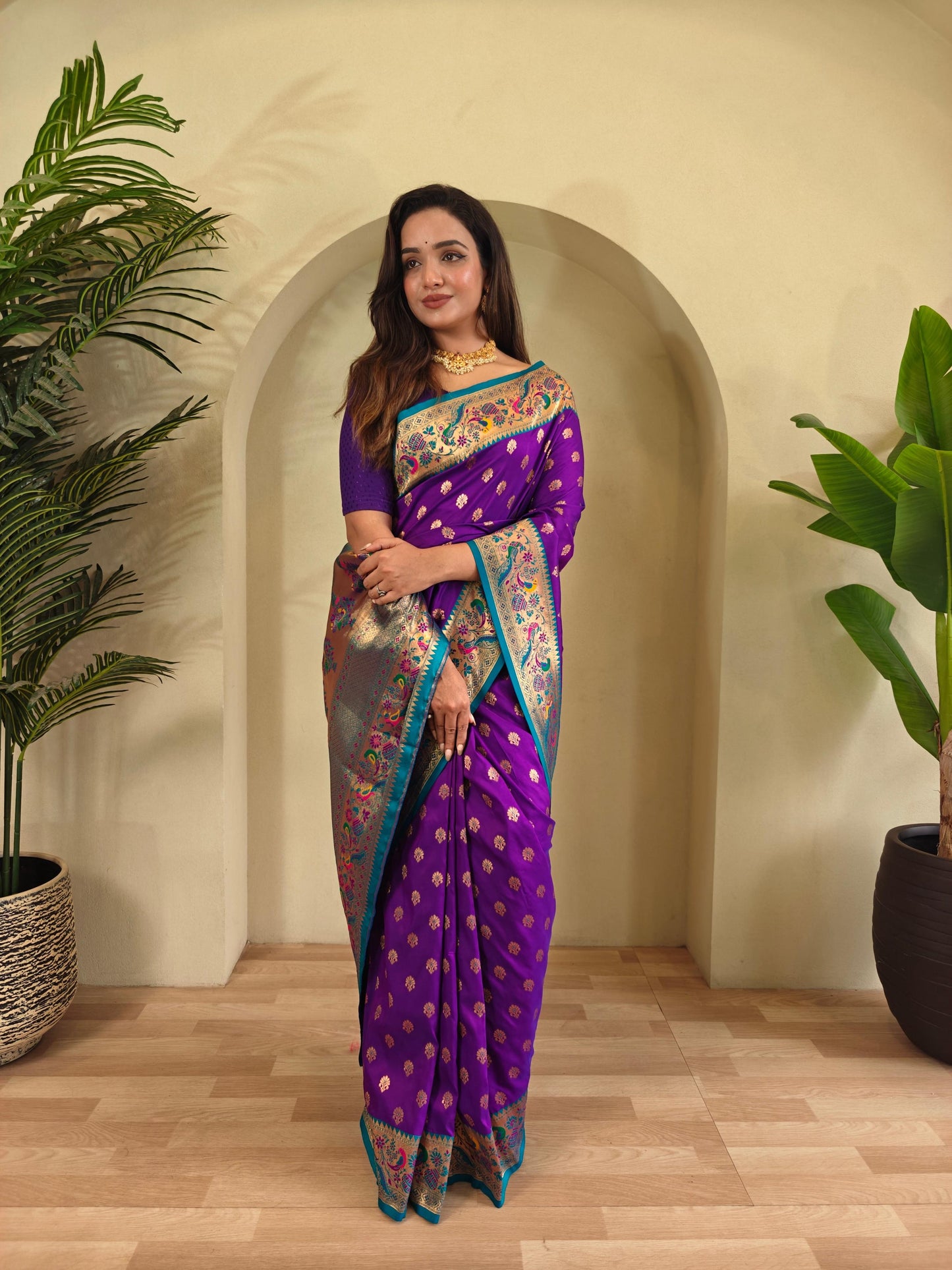 Mameraa Sarees Paithani Silk Blend Weaving Saree With Contrast Blouse-Whine