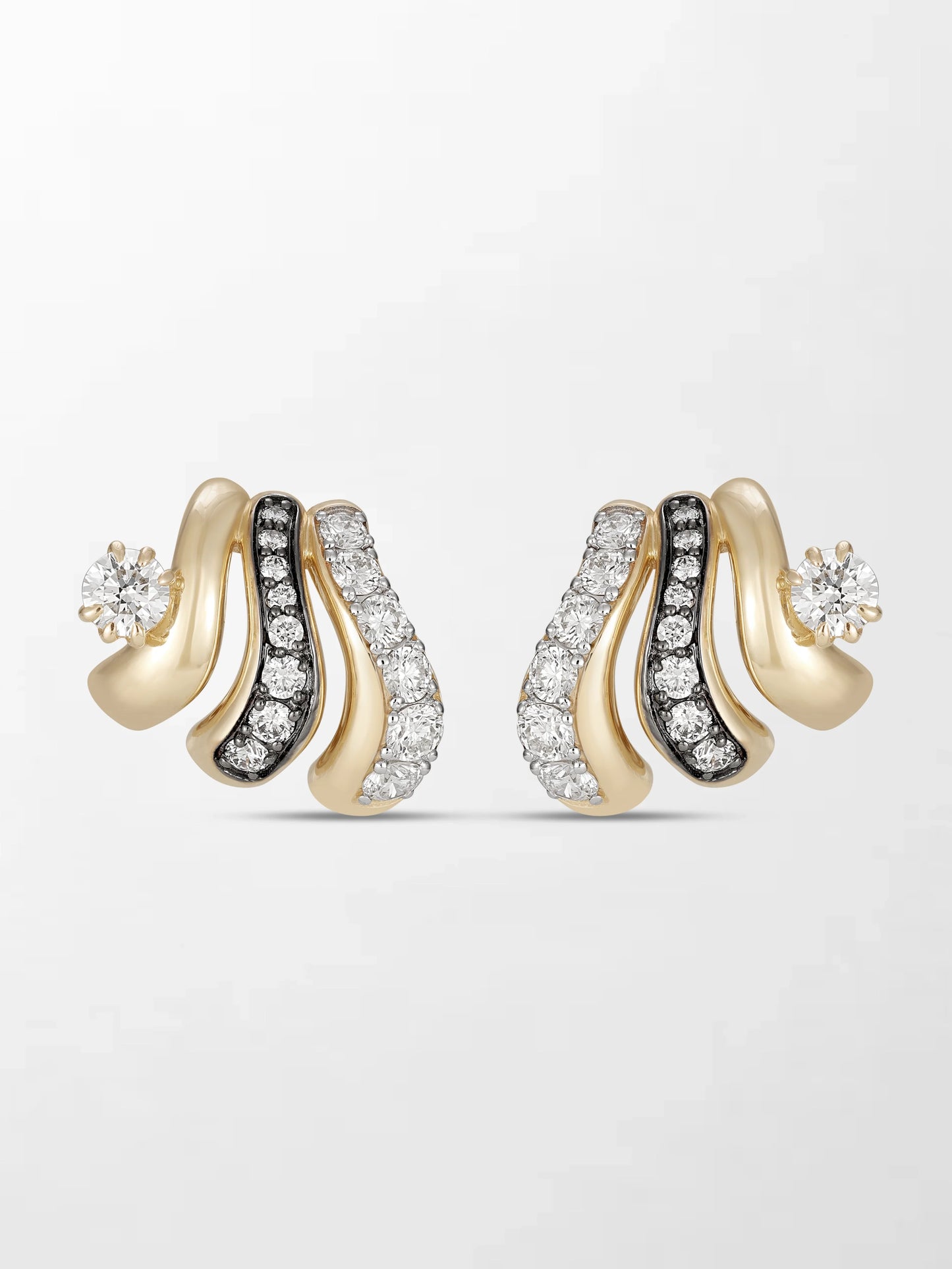 Solitaire Wave Claw Earring