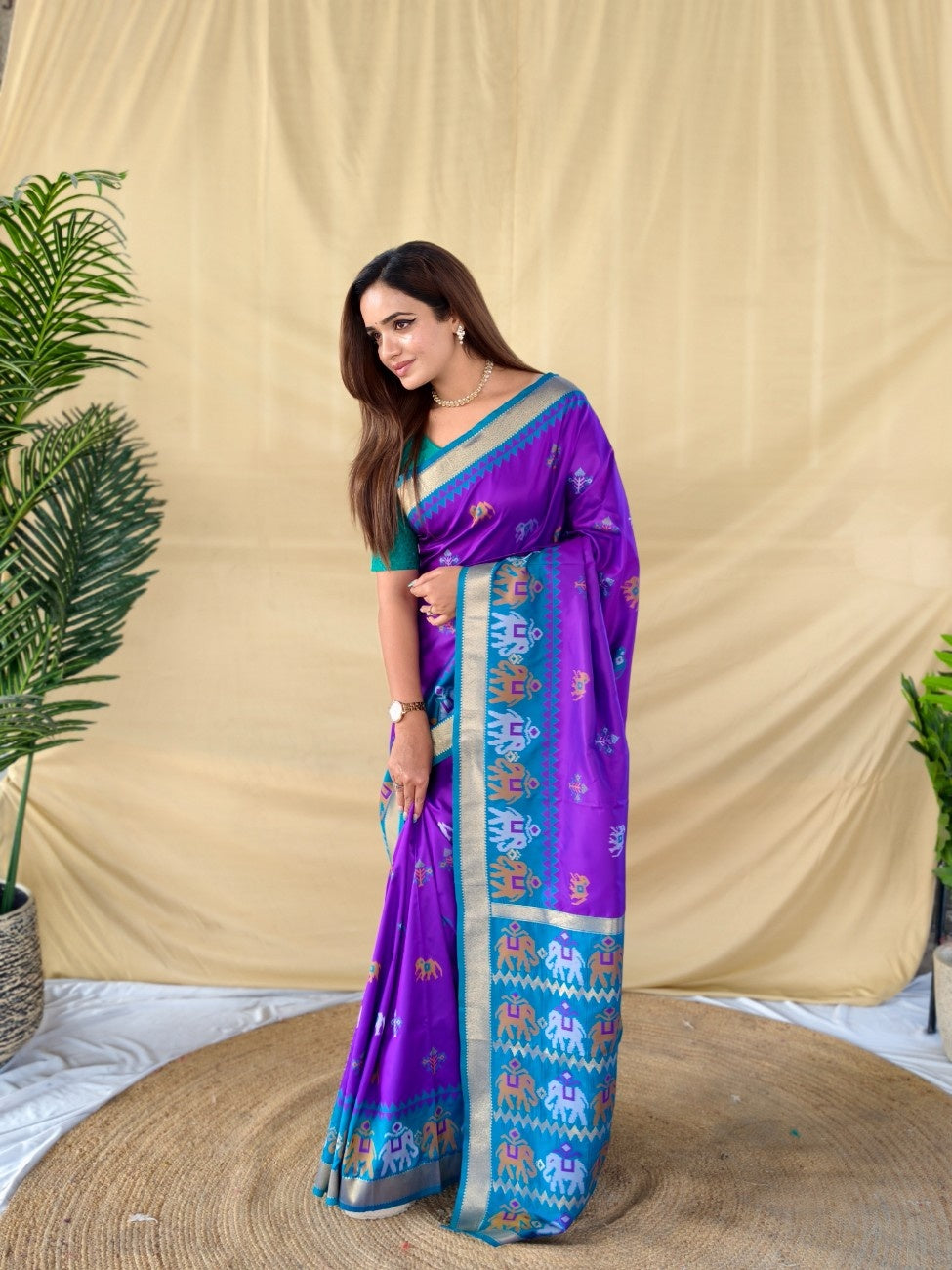 Mameraa Sarees Elegant Soft Silk Saree Delicate Elephant Weaved Buti Motifs-Purple