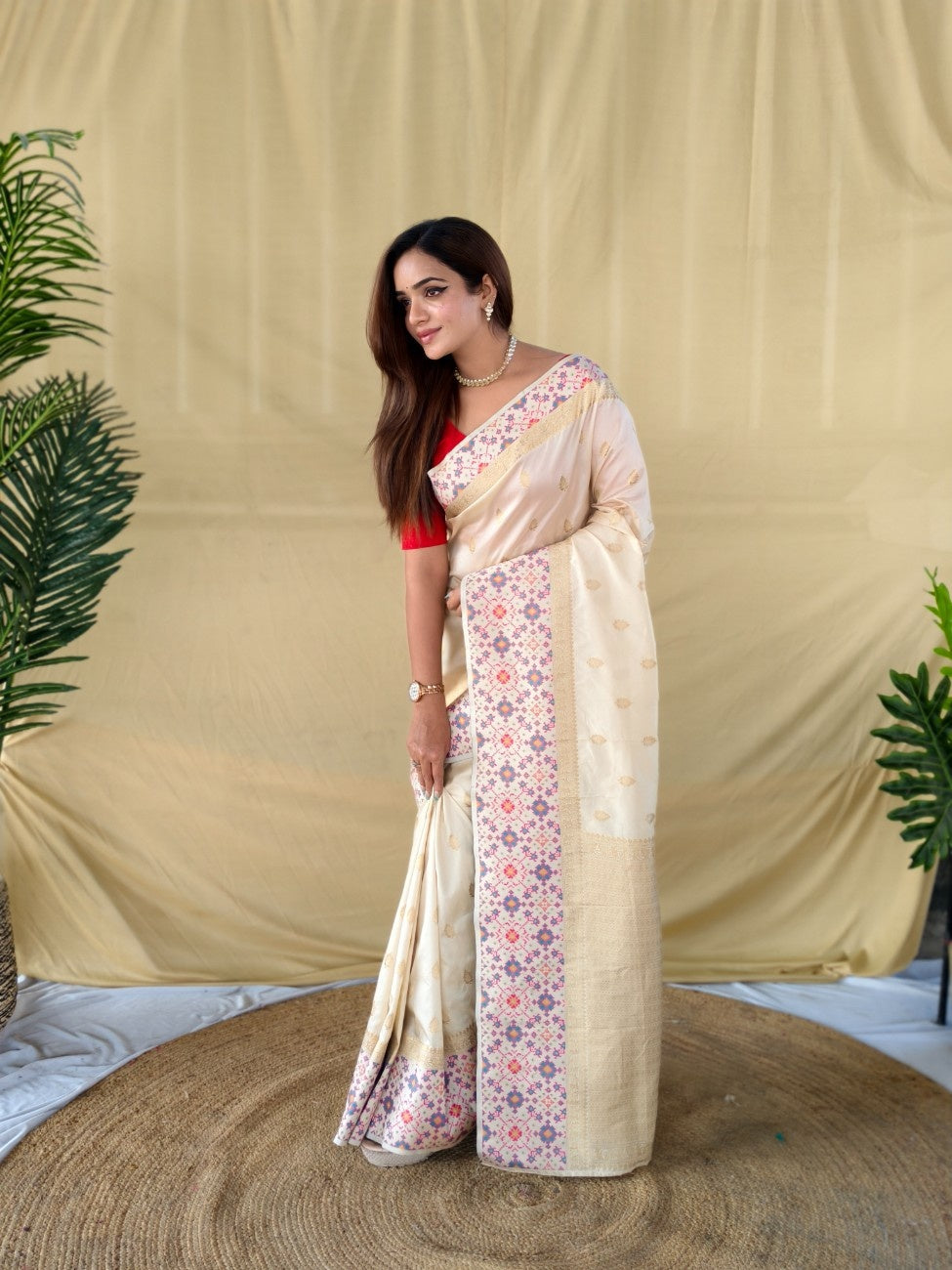 Mameraa Sarees Elegant Ivory Soft Silk Saree-Ivory