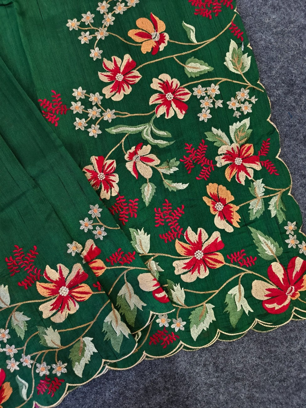 Mameraa Sarees Green Matka Silk Saree With Heavy Floral Embroidery Border With Running Blouse-Green