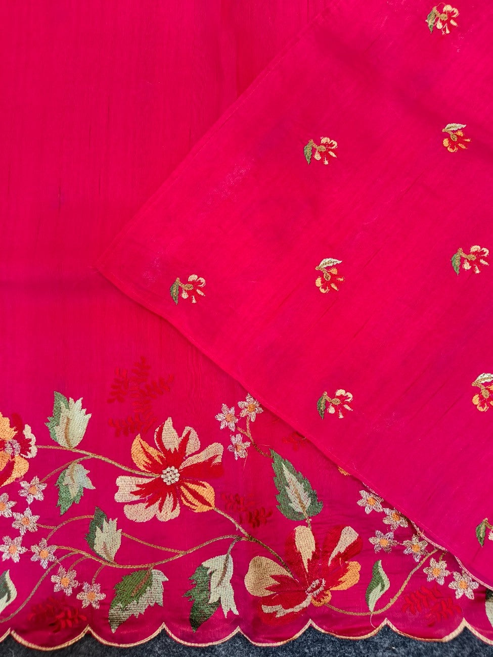 Mameraa Sarees Red Matka Silk Saree With Heavy Floral Embroidery Border With Running Blouse-Red