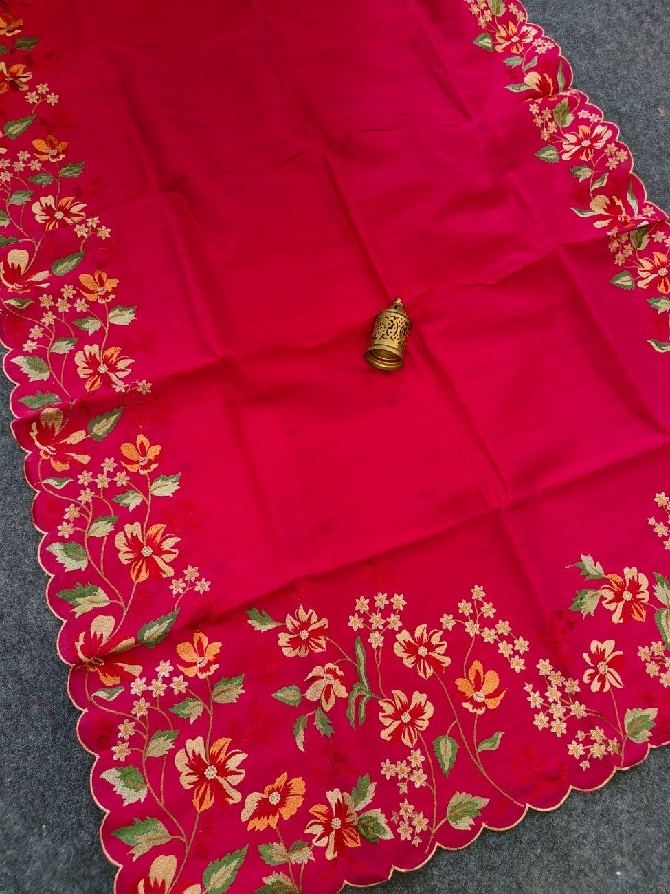 Mameraa Sarees Red Matka Silk Saree With Heavy Floral Embroidery Border With Running Blouse-Red