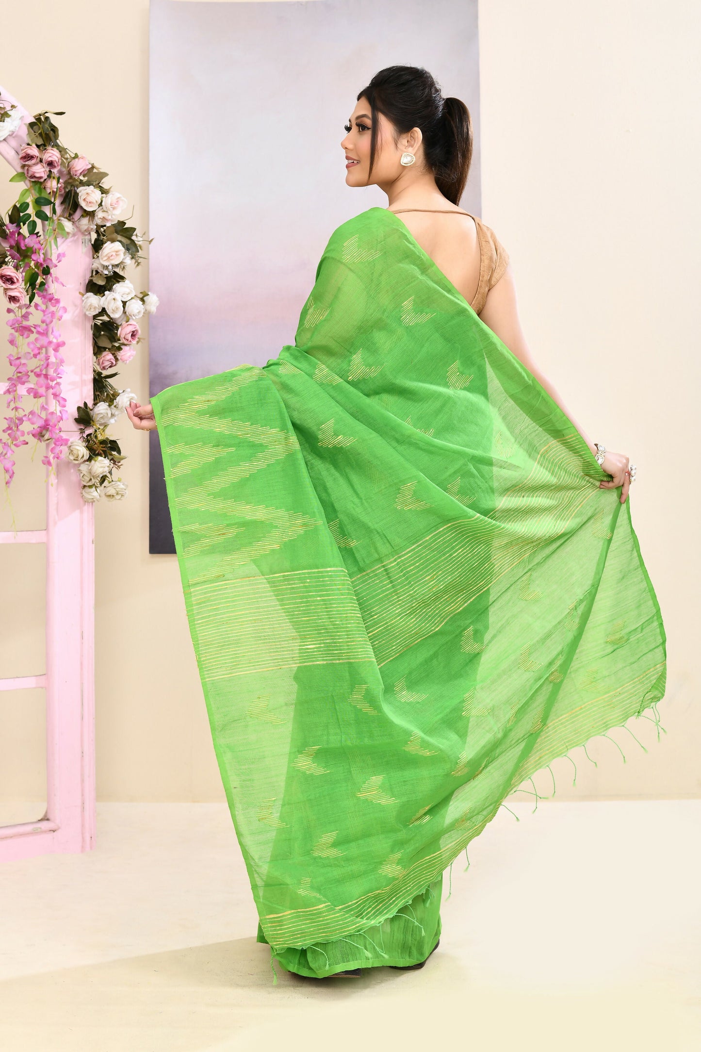 Piyari Fashion Women's Green Embellished Cotton Blend Jamdani Saree
