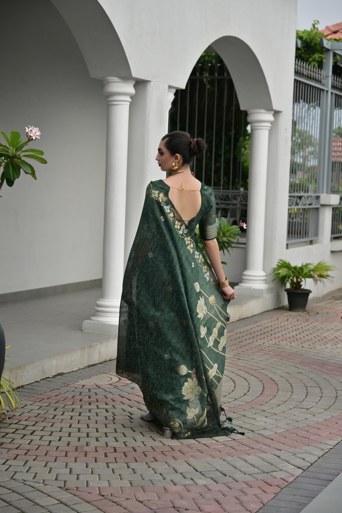 Jyoti Fashion Women's Bottle Green Soft Jute Linen Silk Zari Woven Saree with Blouse