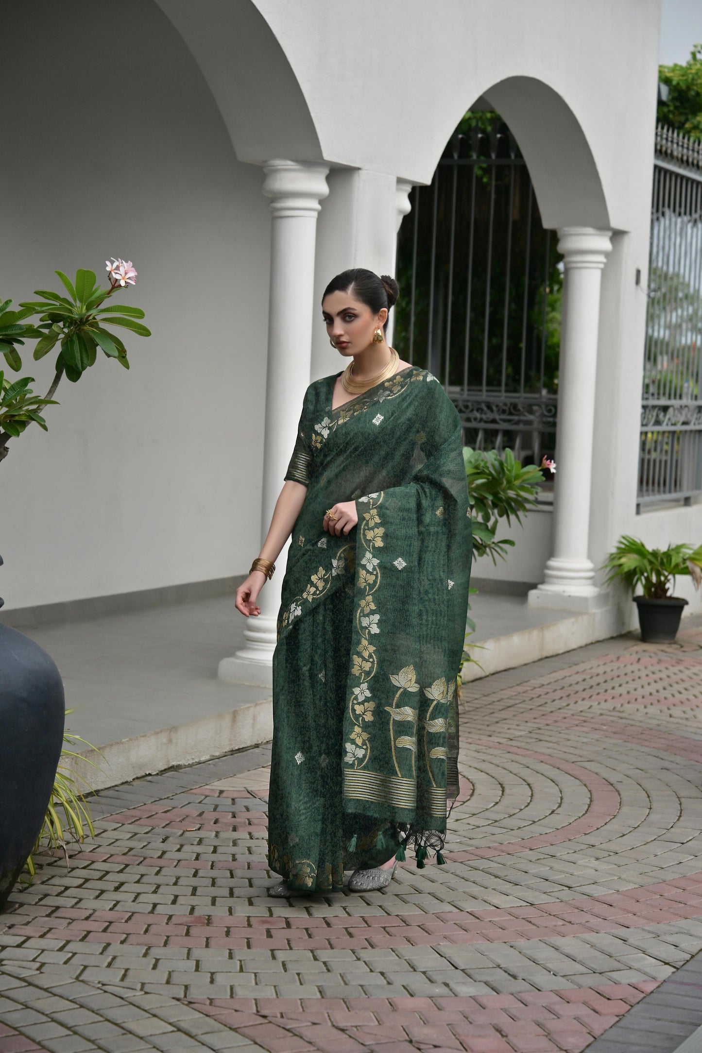 Jyoti Fashion Women's Bottle Green Soft Jute Linen Silk Zari Woven Saree with Blouse