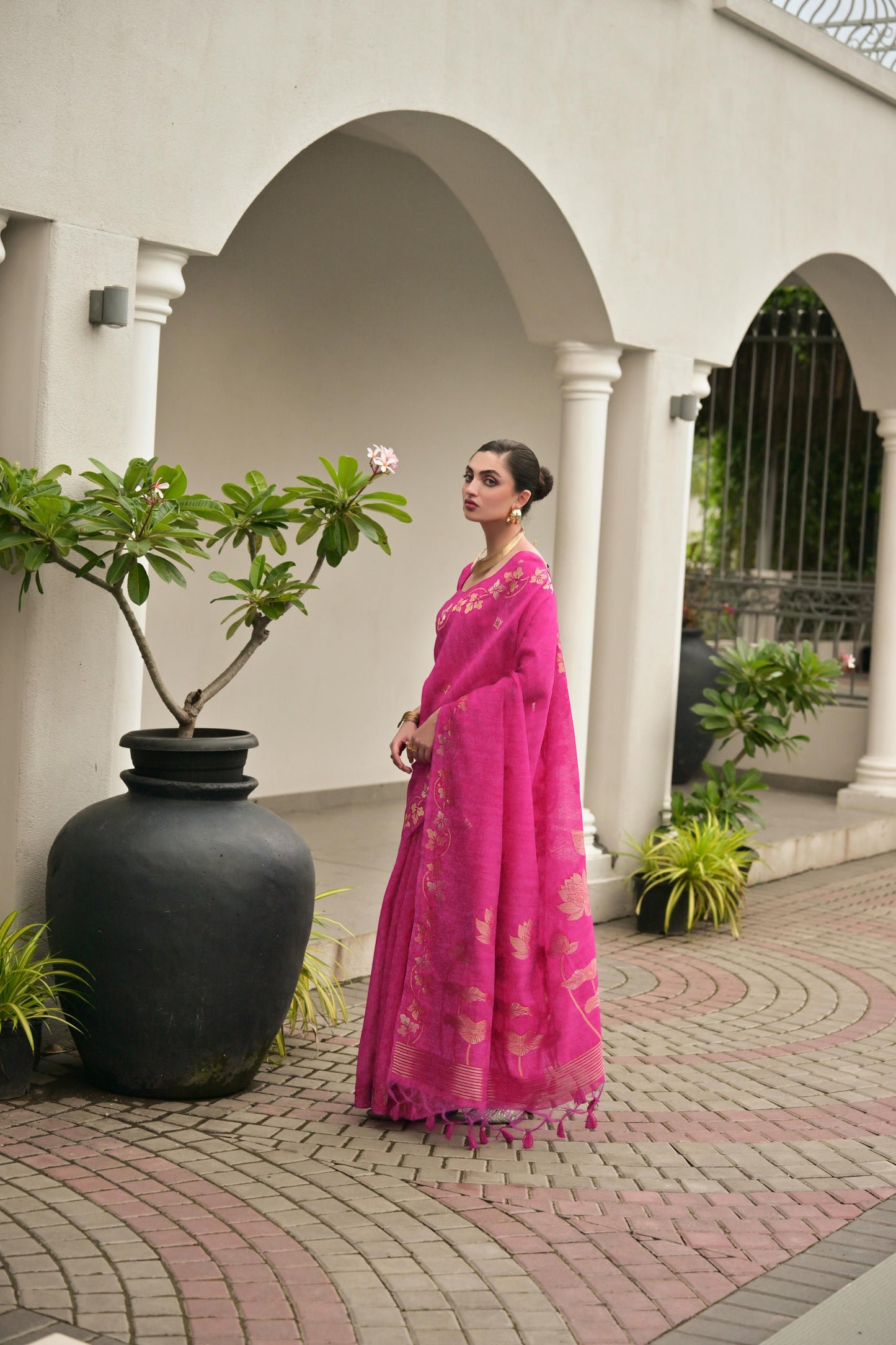 Jyoti Fashion Women's Pink Soft Jute Linen Silk Zari Woven Saree with Blouse