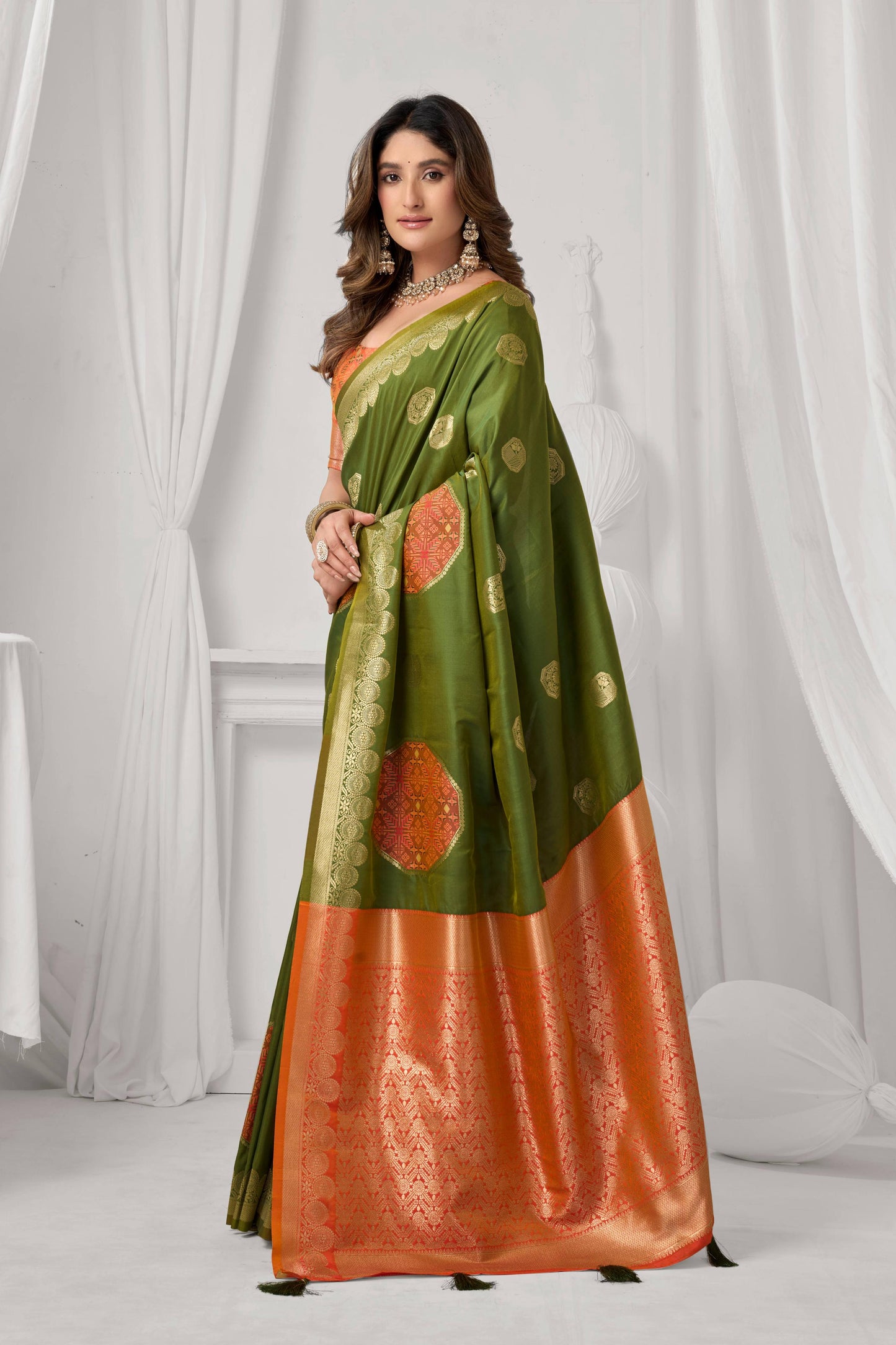 Jyoti Fashion Women's Green Soft Silk Zari Woven Saree with Blouse