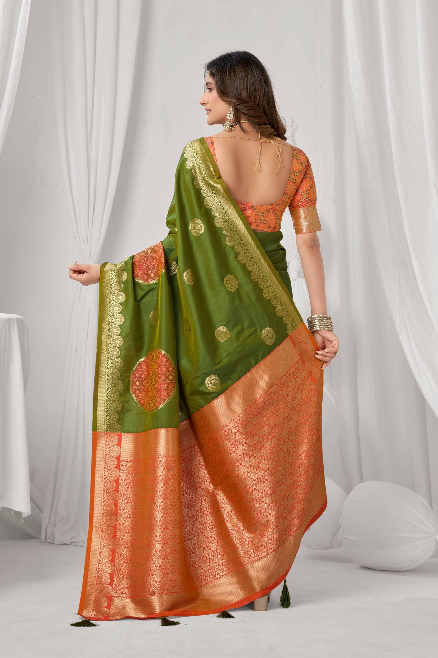 Jyoti Fashion Women's Green Soft Silk Zari Woven Saree with Blouse