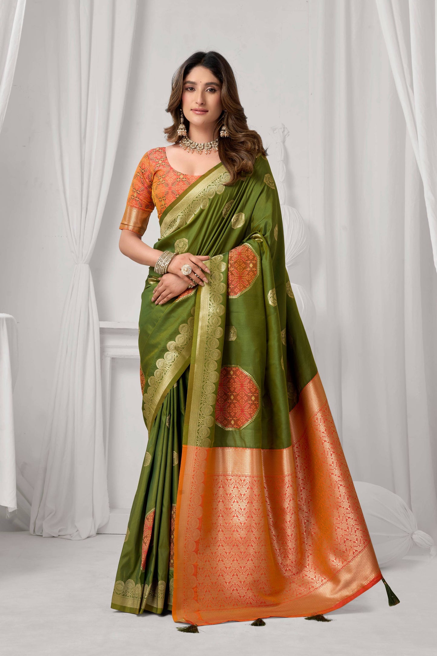 Jyoti Fashion Women's Green Soft Silk Zari Woven Saree with Blouse