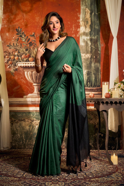 Jyoti Fashion Women's Bottle Green Cotton Contrast Pallu Saree with Blouse