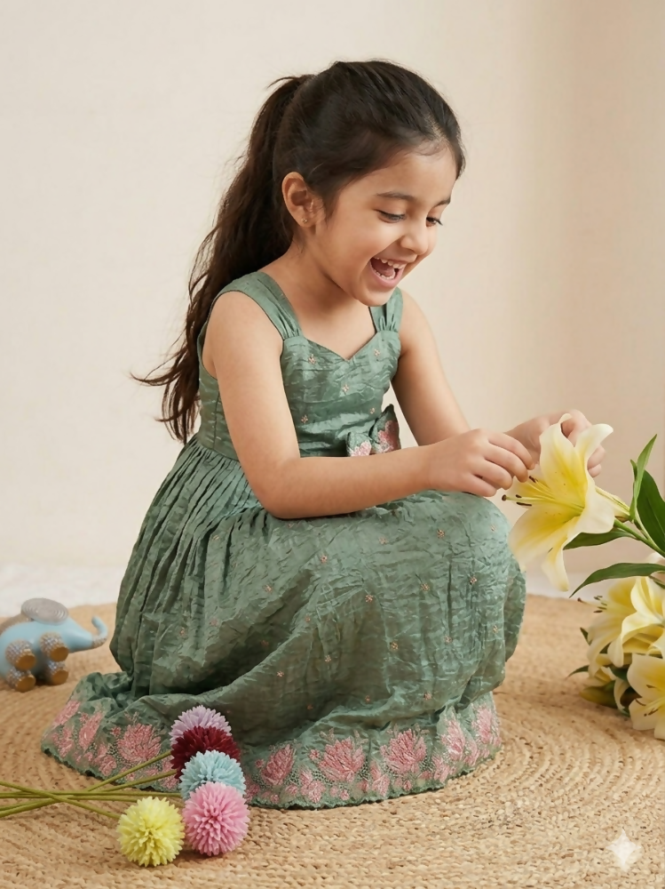 Teeya Creation New Kids Girls Premium Lavender Crinkled Silk Ethnic Gown with Floral Border and Waist Bow Accent