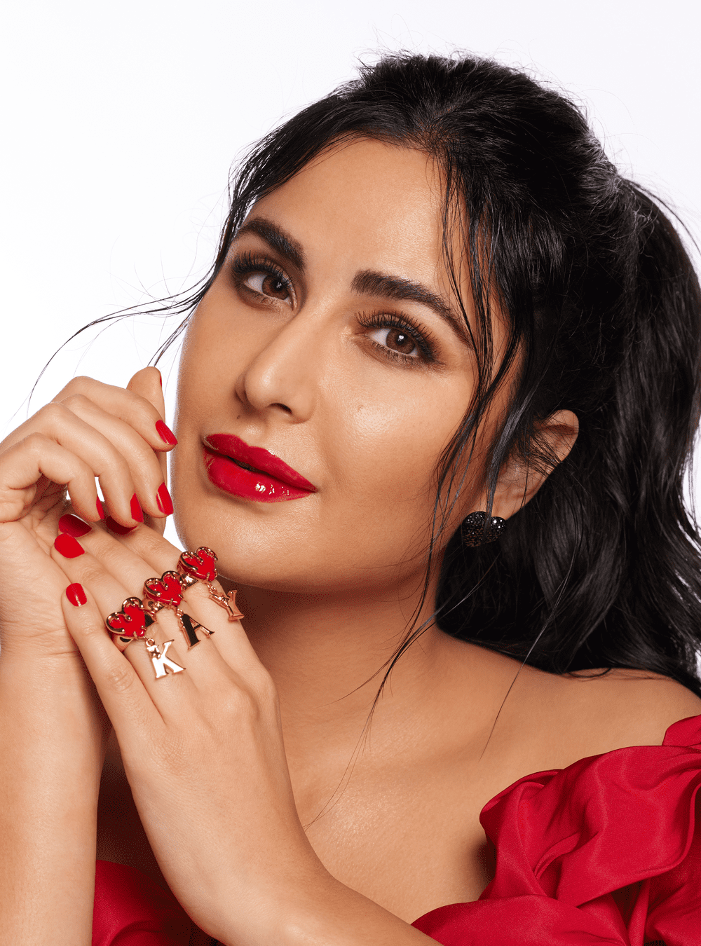 Katrina Kaif Wearing Bisou Love Links Ring