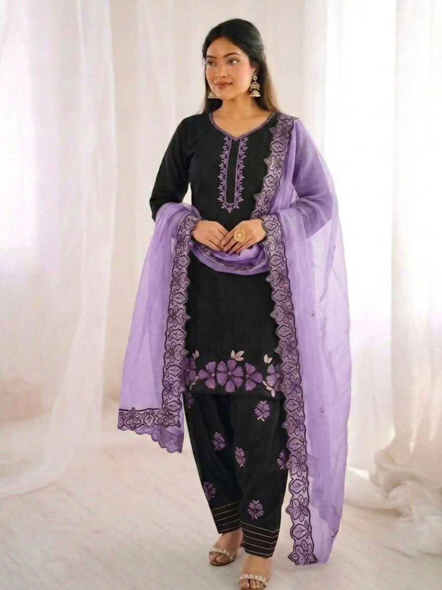 Teeya Creation Women's Fancy Stylish Heavy Embroidery Sequence Work With Rivet Moti Work Lavender Kurta Set
