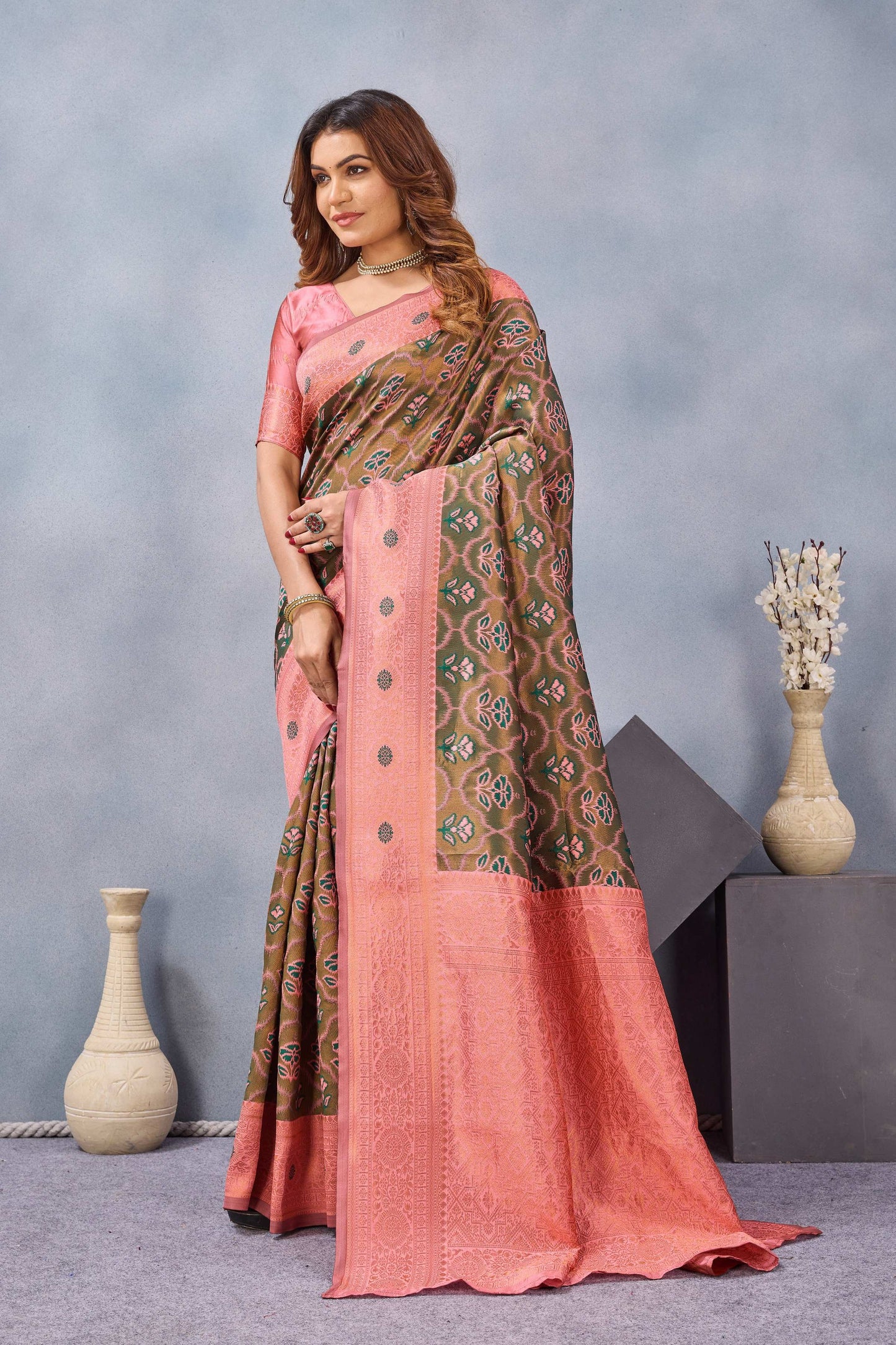 Divine International Trading Co Green Pink Soft Silk Blend Banarasi Jacuard Work Designer Party Wear Saree With Unstitched Blouse Piece