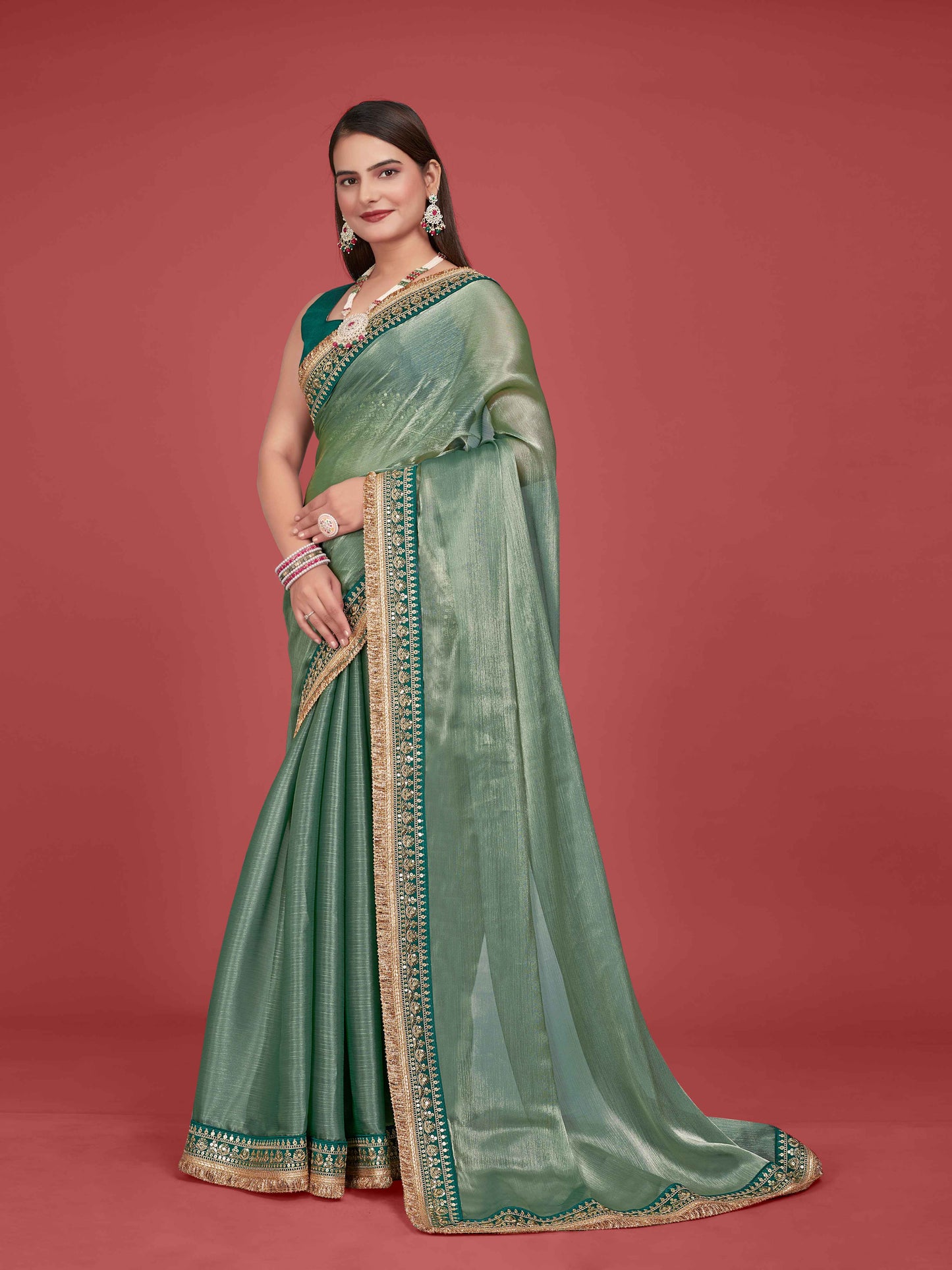 MANOHARI Zimmy Choo Lace Border Work Saree - Green
