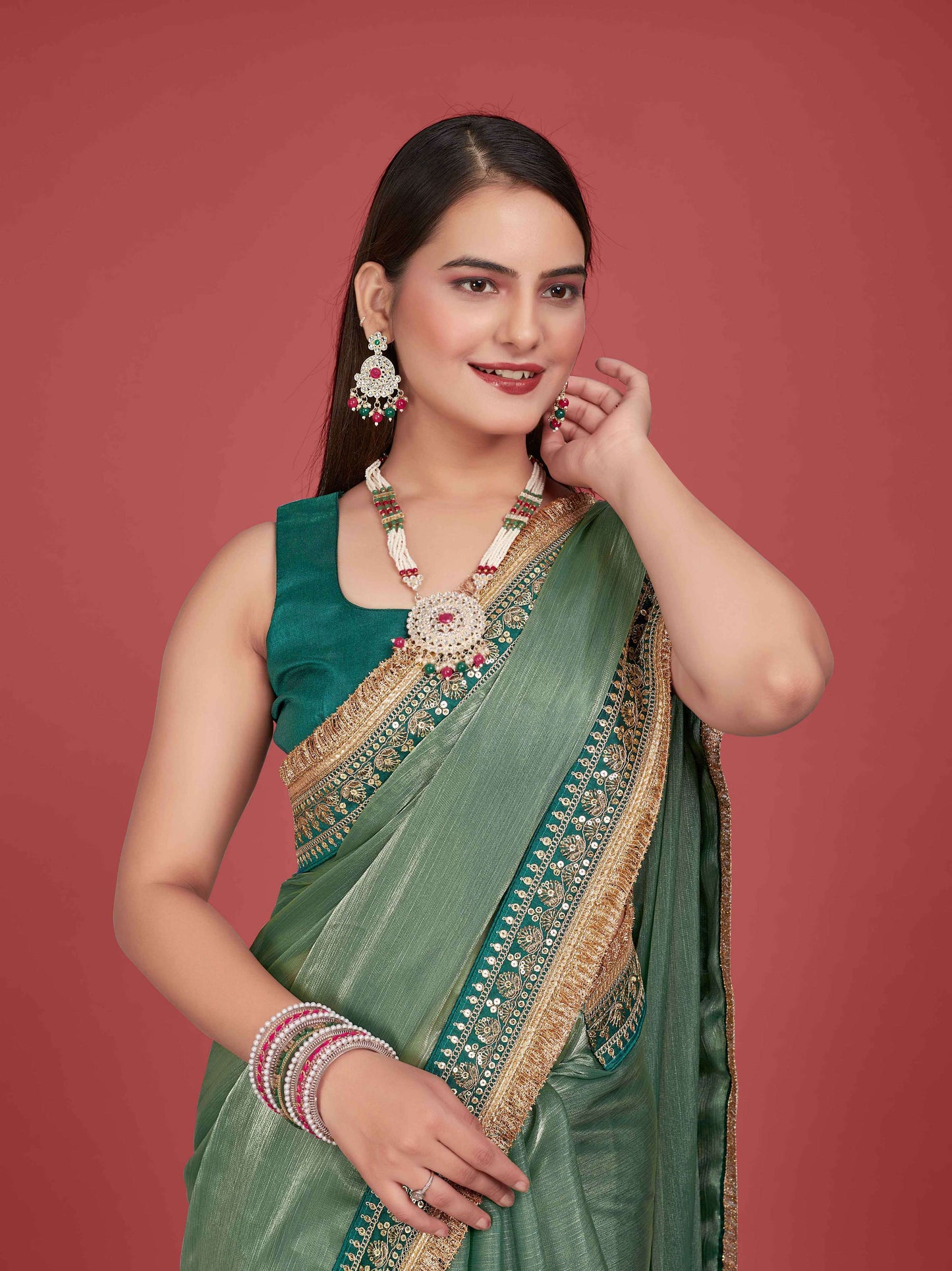 MANOHARI Zimmy Choo Lace Border Work Saree - Green