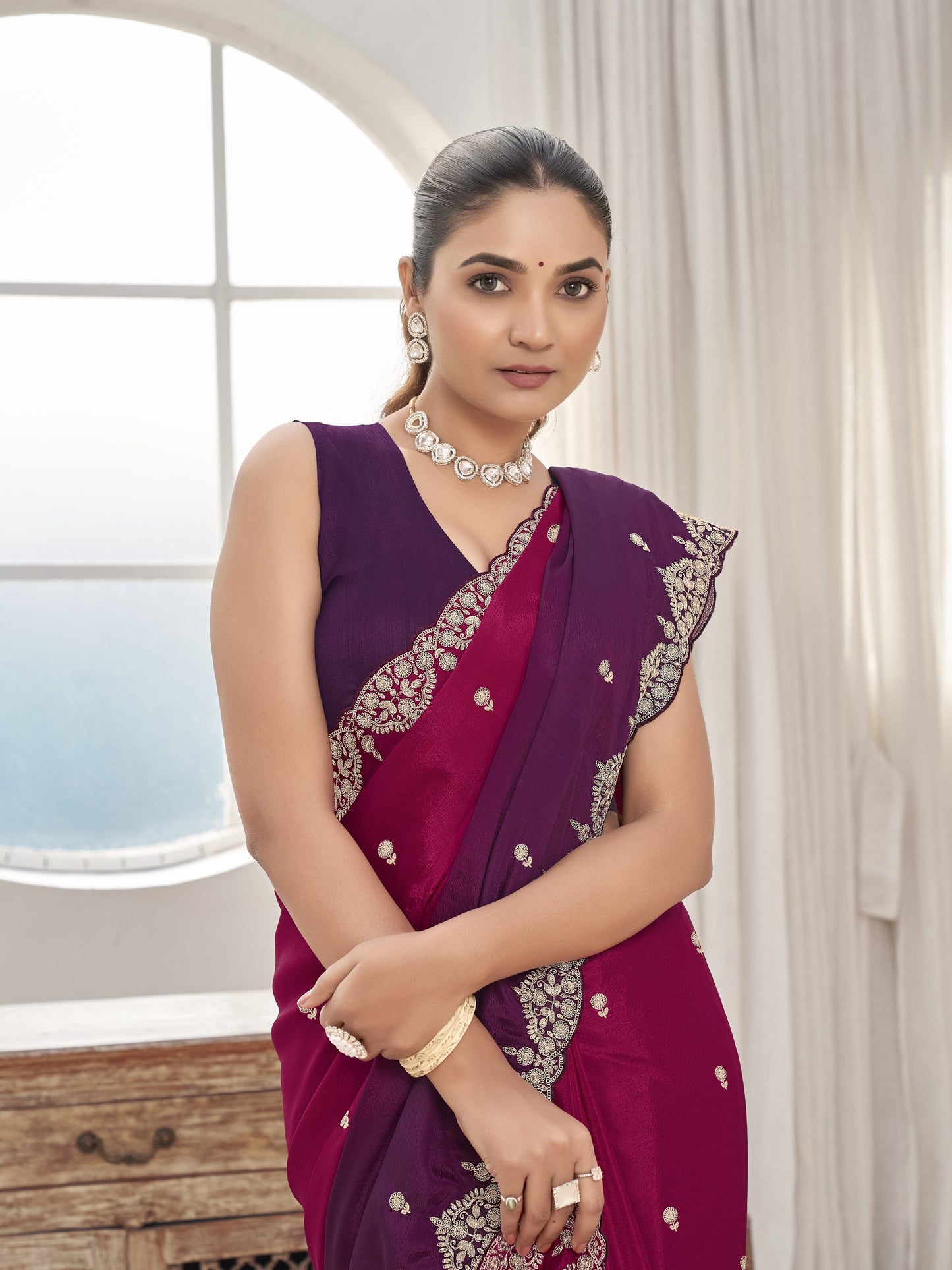 MANOHARI Georgette Embroidered Work Saree - Red