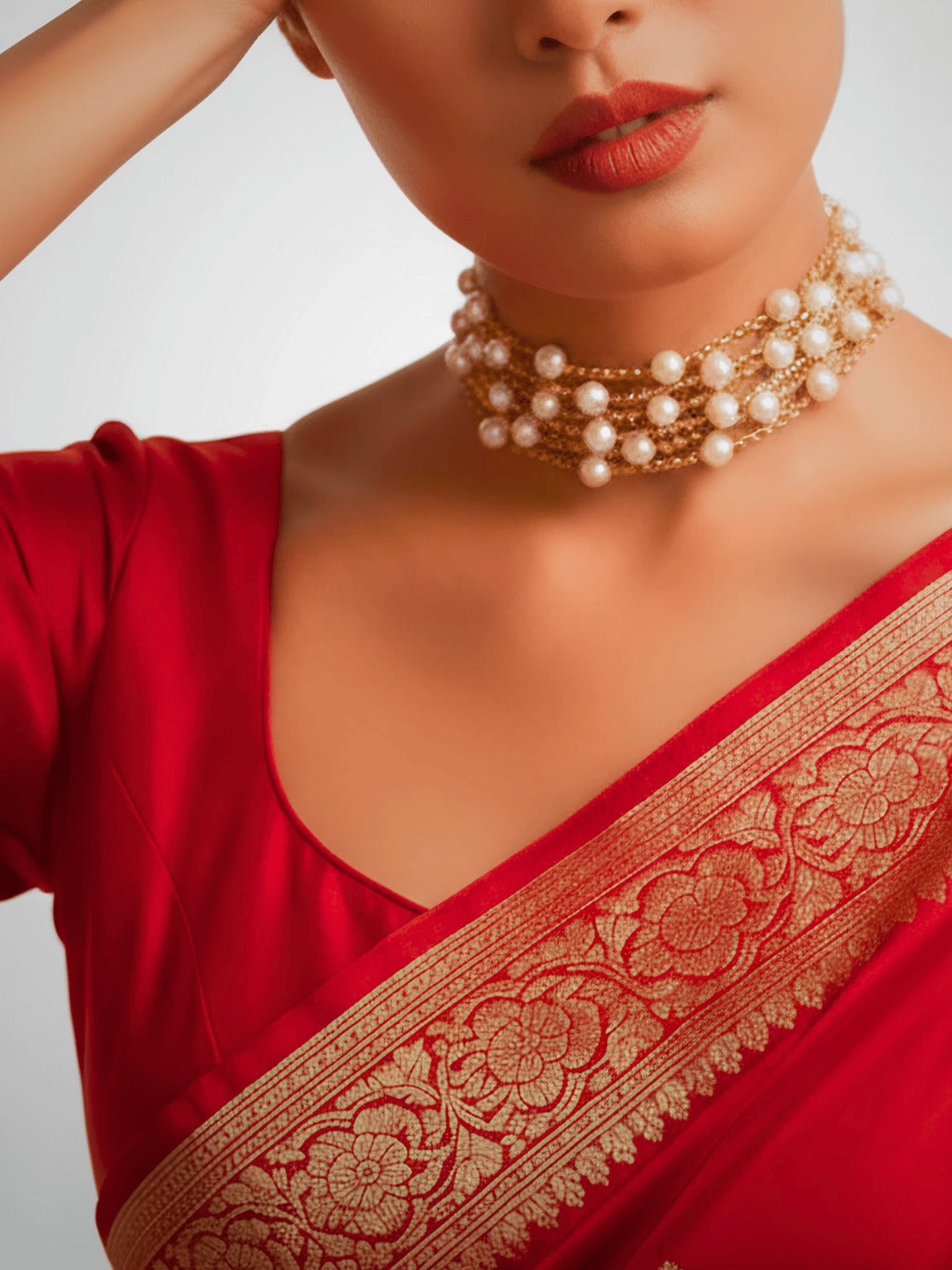 Nacre Layer Choker Necklace