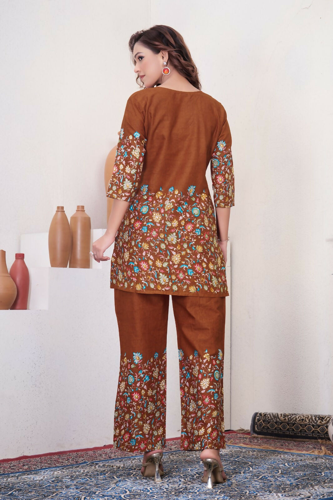Teeya Creation Brown Floral Printed Short Kurta With Straight Pants Co-Ord Set