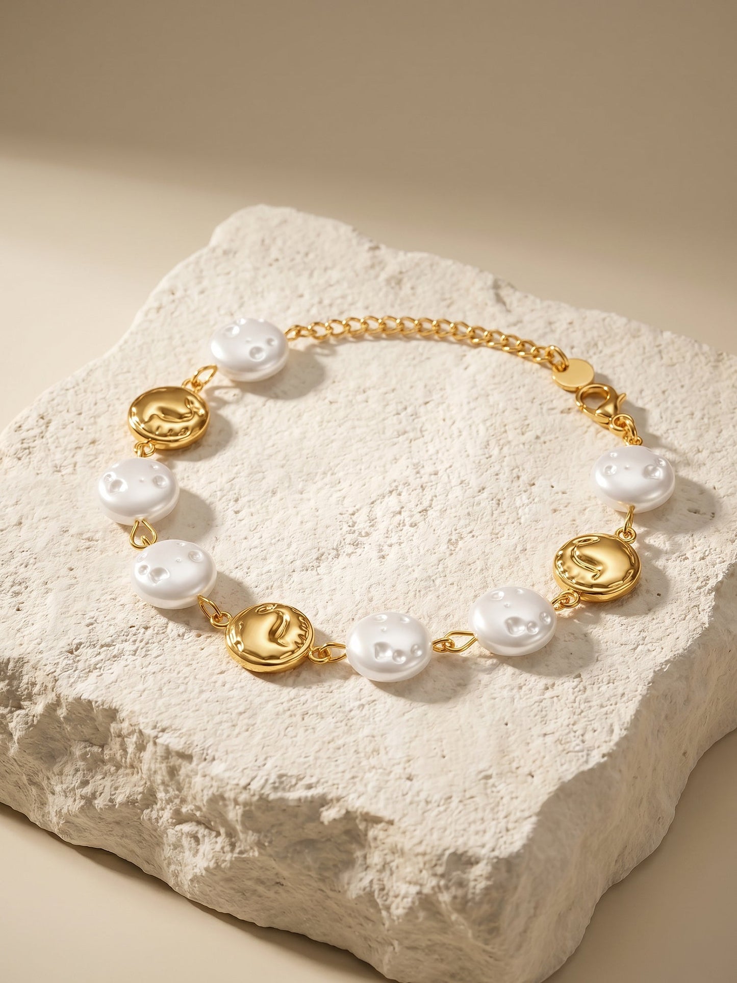 OnnMe by GIVA Pearl Please Gold Plated Bracelet