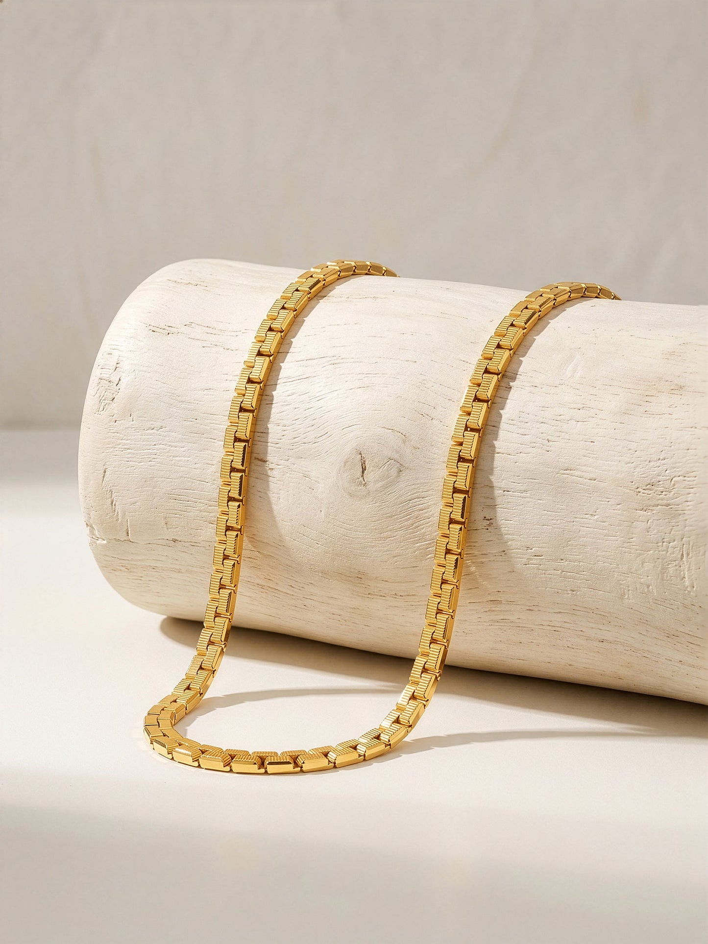 OnnMe by GIVA Grid Lock Gold Plated Chain