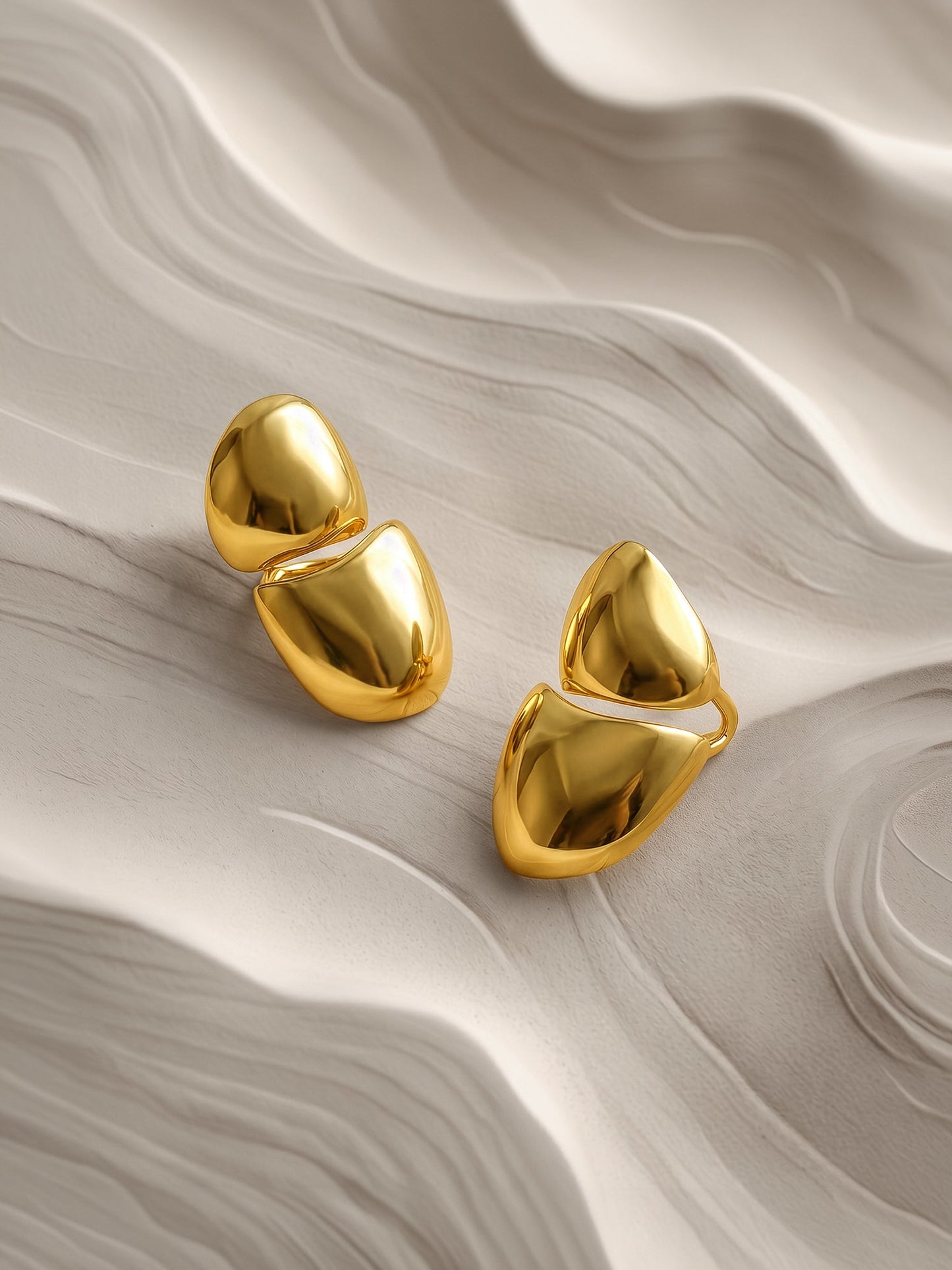 OnnMe by GIVA Bold Fold Dome Gold Plated Cuff Earrings