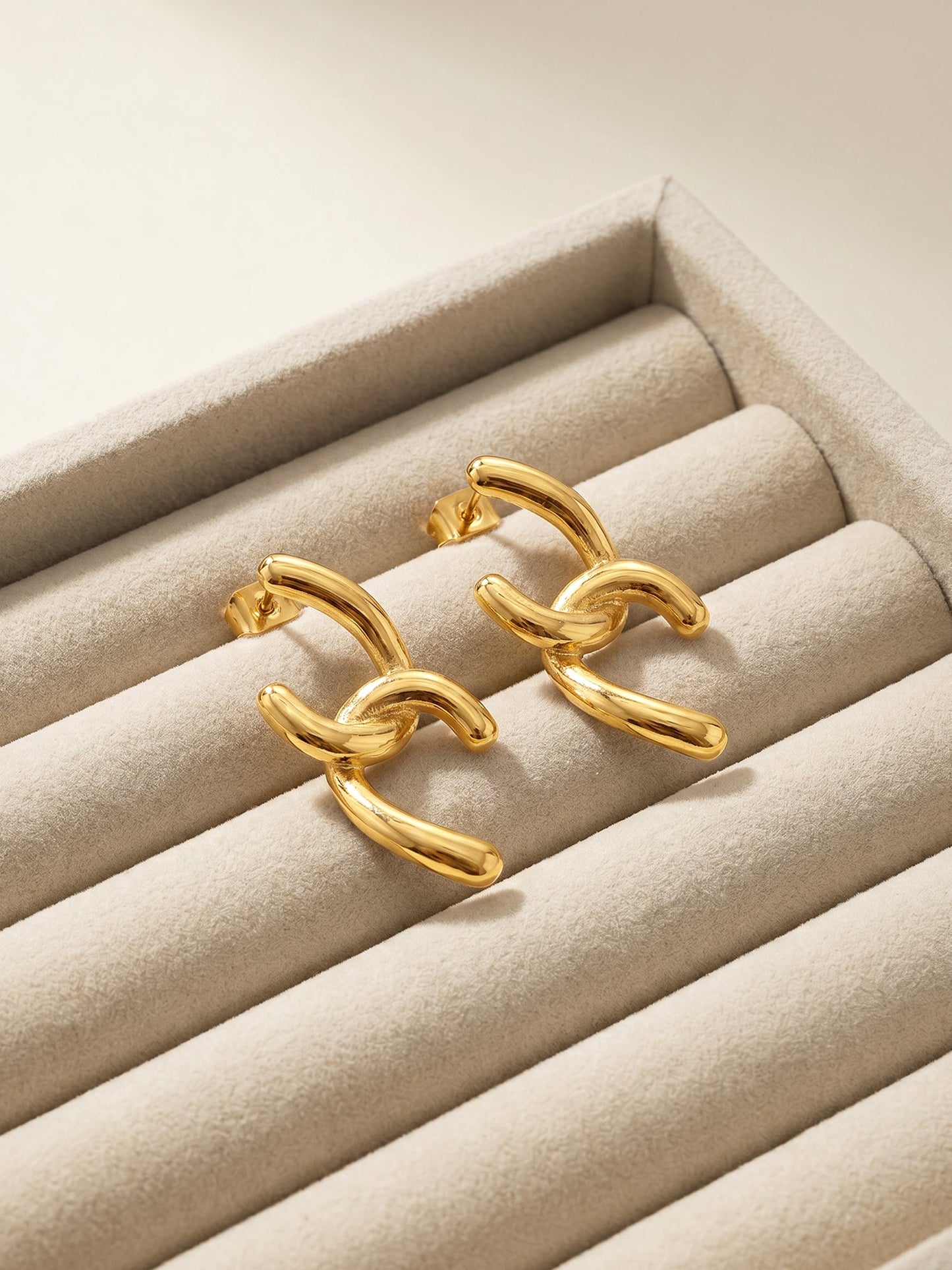 OnnMe by GIVA Offbeat Curve Gold Plated Earrings