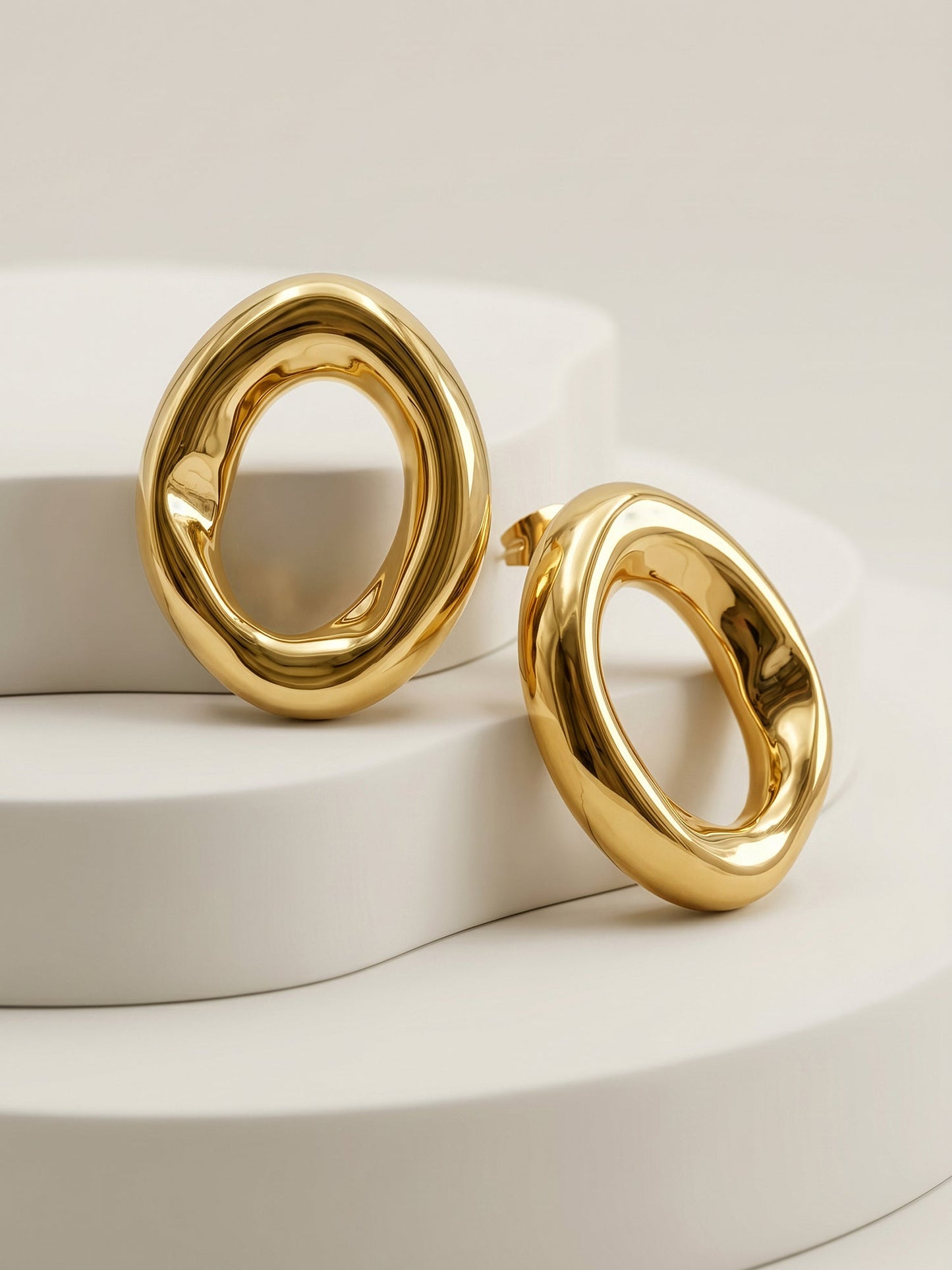 OnnMe by GIVA Liquid Loop Gold Plated Earrings