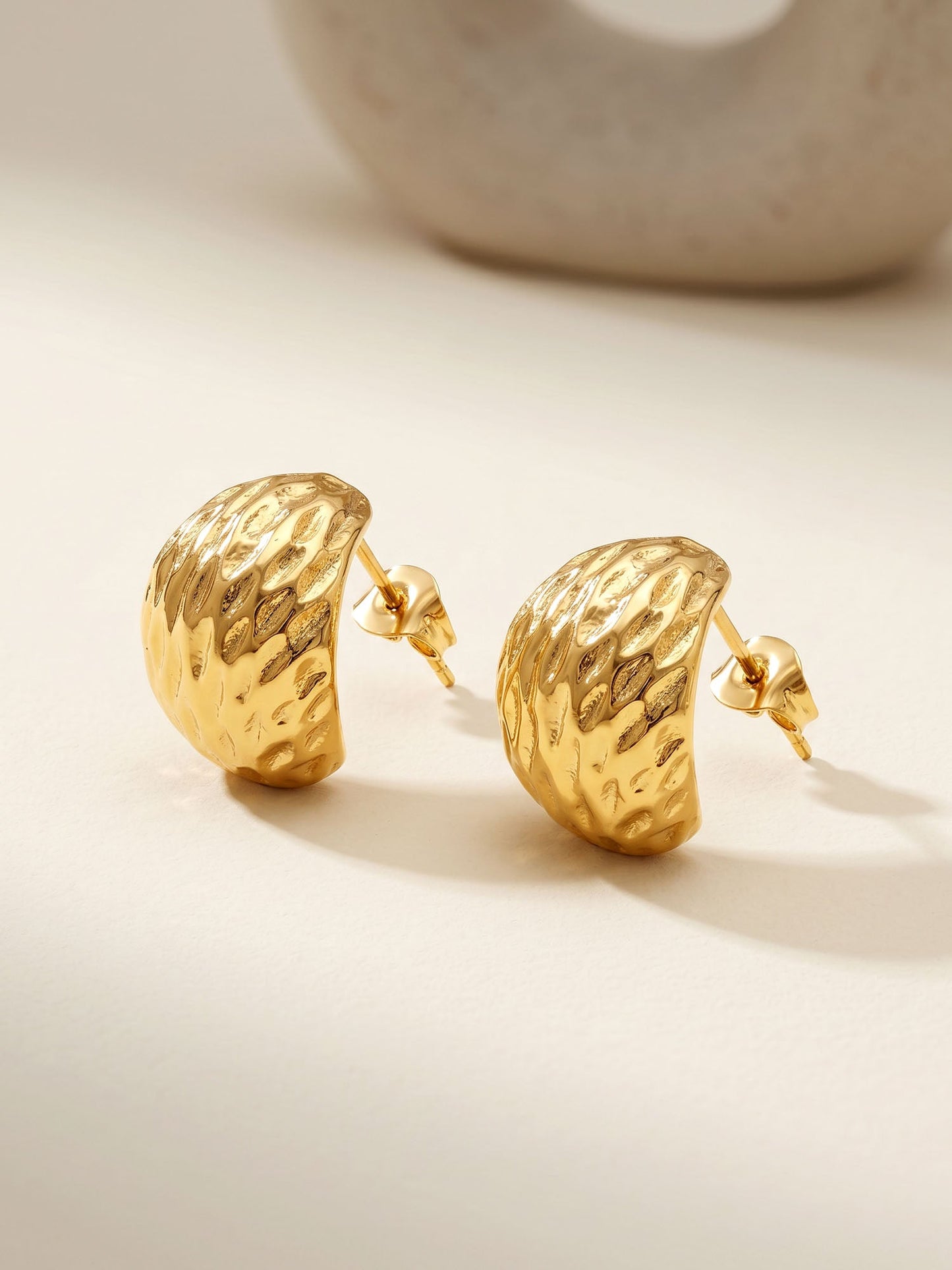 OnnMe by GIVA Shell Core Gold Plated J Stud Earrings