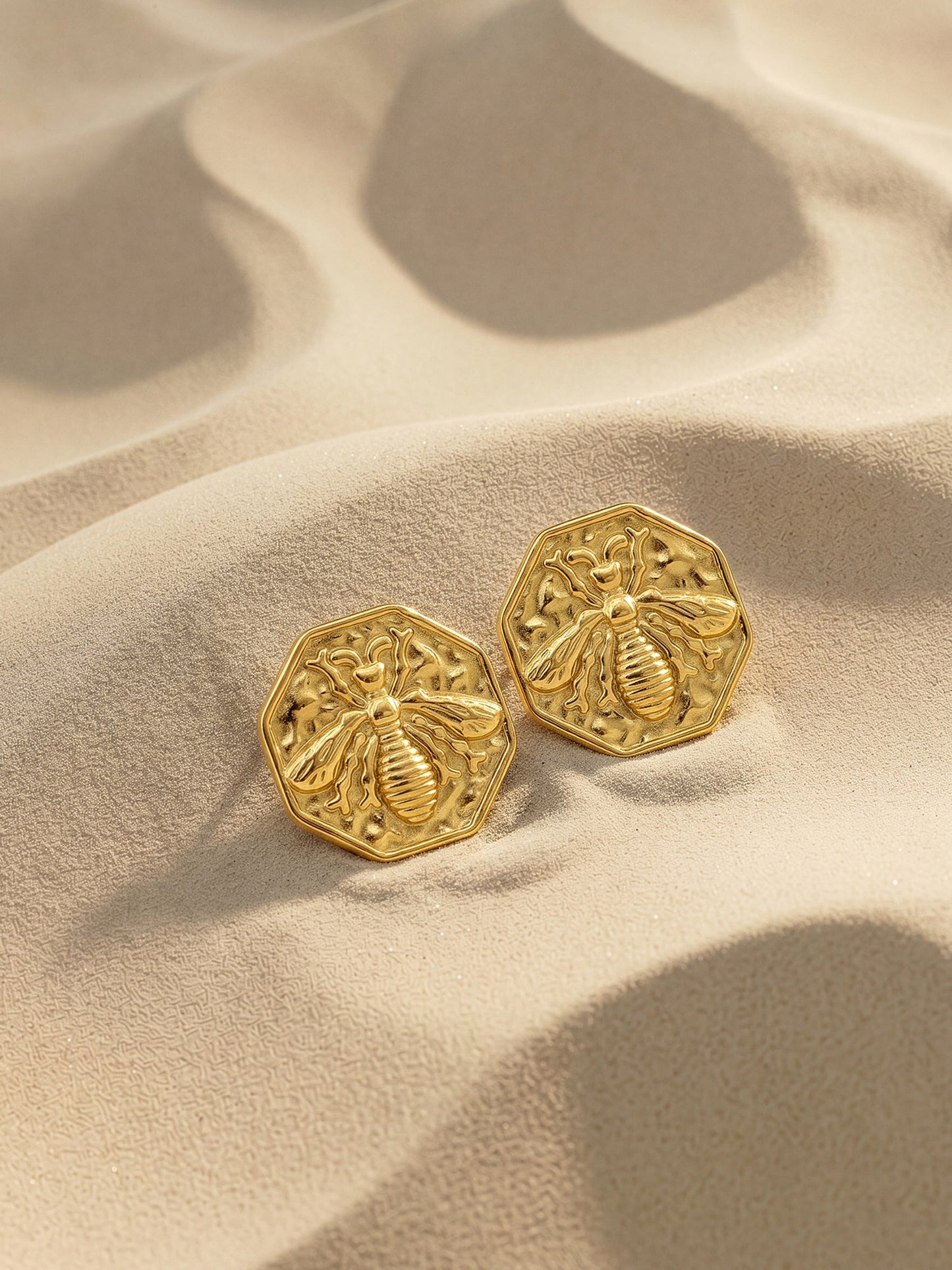 OnnMe by GIVA Geo Plate Gold Plated Studs