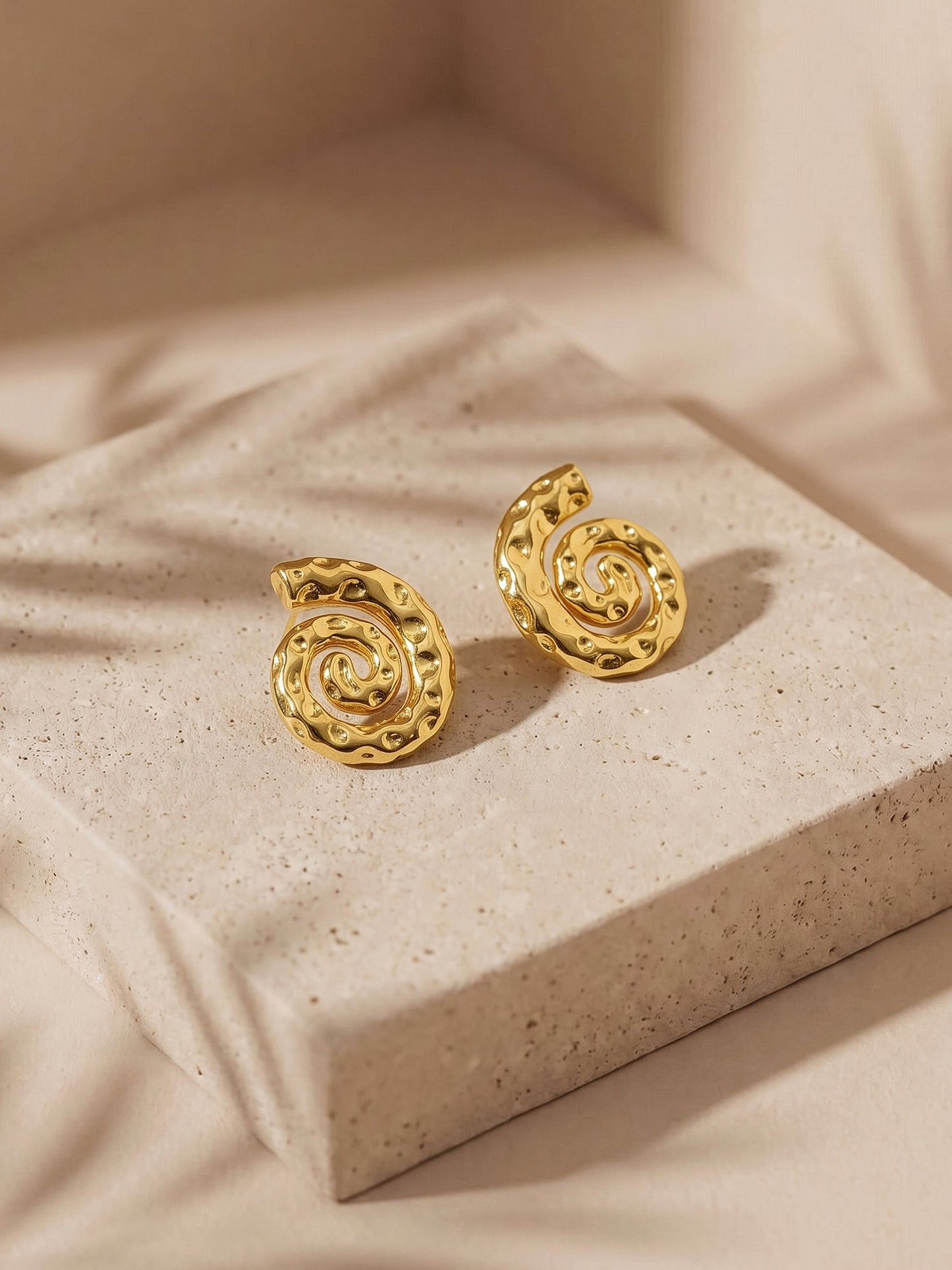 OnnMe by GIVA Spiral Crush Gold Plated Earrings