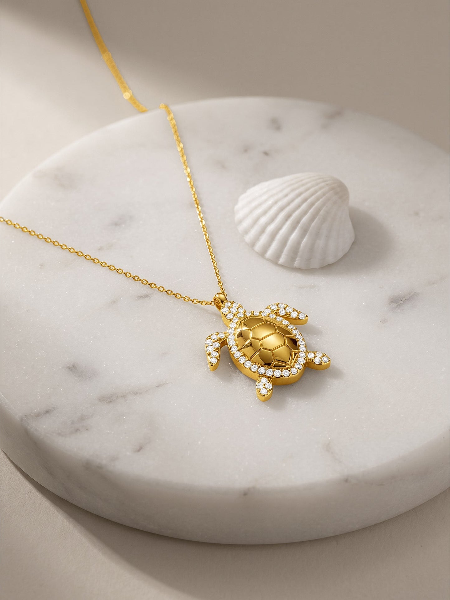 OnnMe by GIVA Turtle Icon Gold Plated Pendant With Link Chain