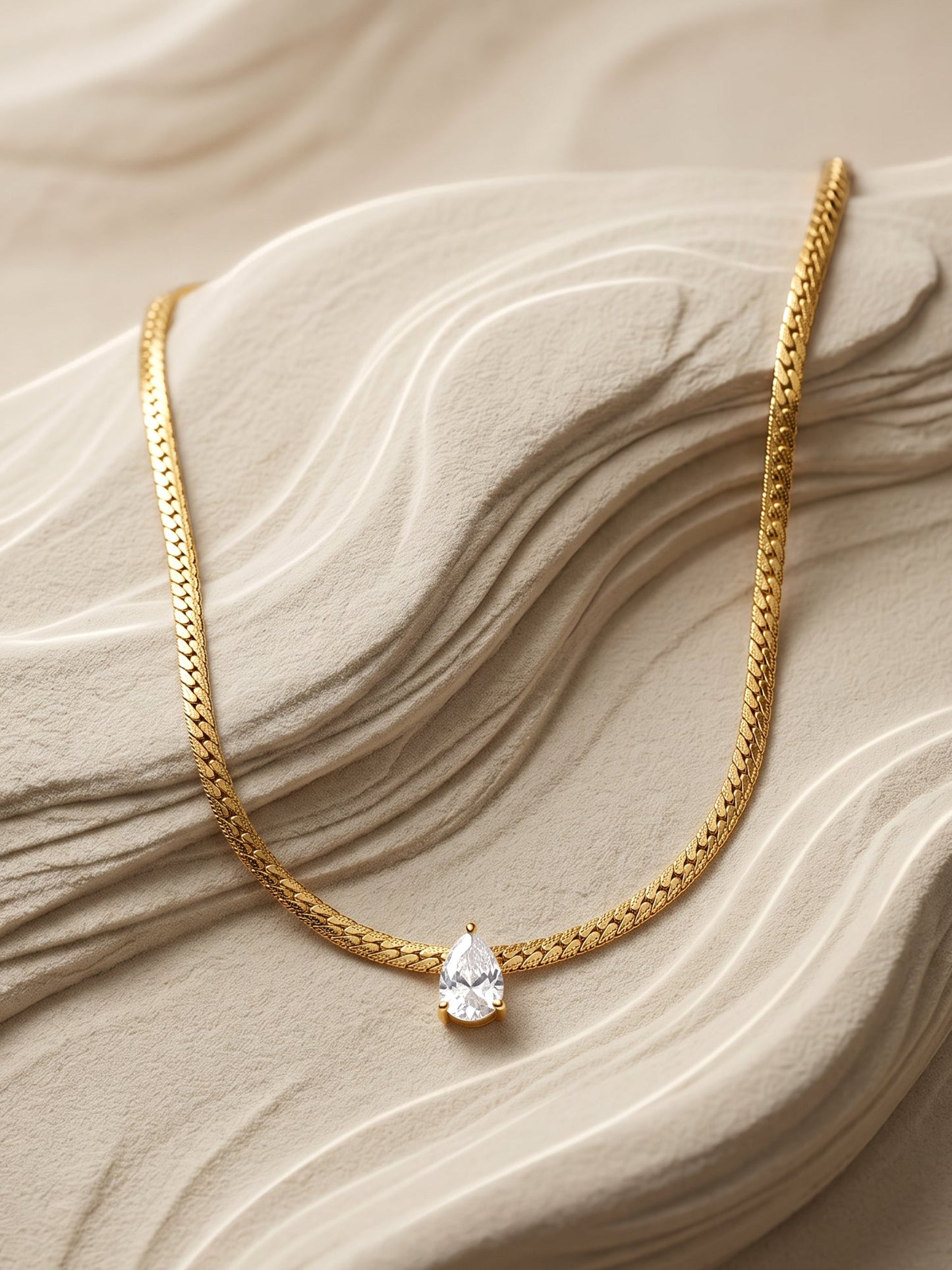 OnnMe by GIVA Core Glow Gold Plated Necklace