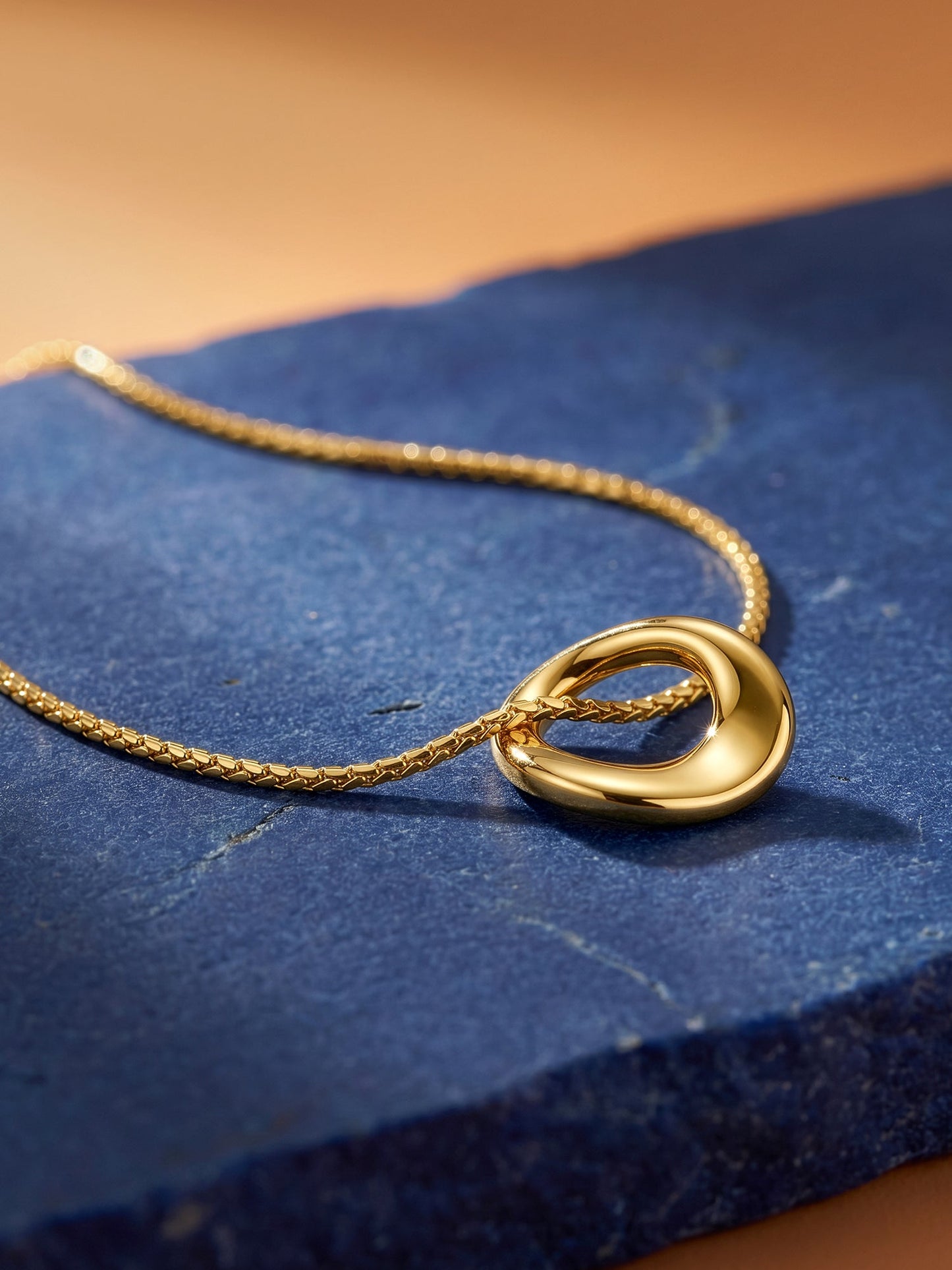 OnnMe by GIVA Soft Crush Gold Plated Pendant with Link Chain