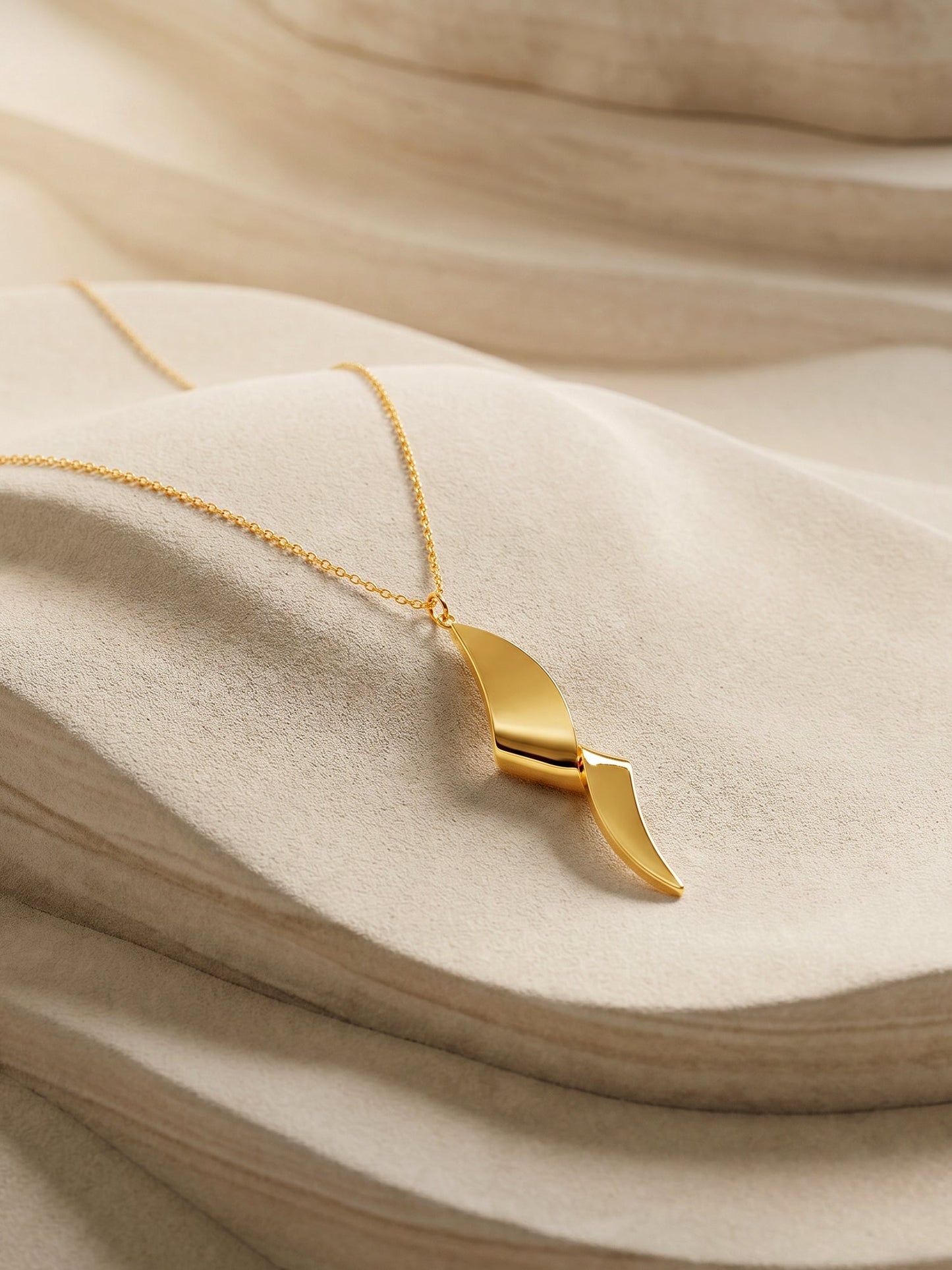 OnnMe by GIVA Wave Mood Gold Plated Necklace