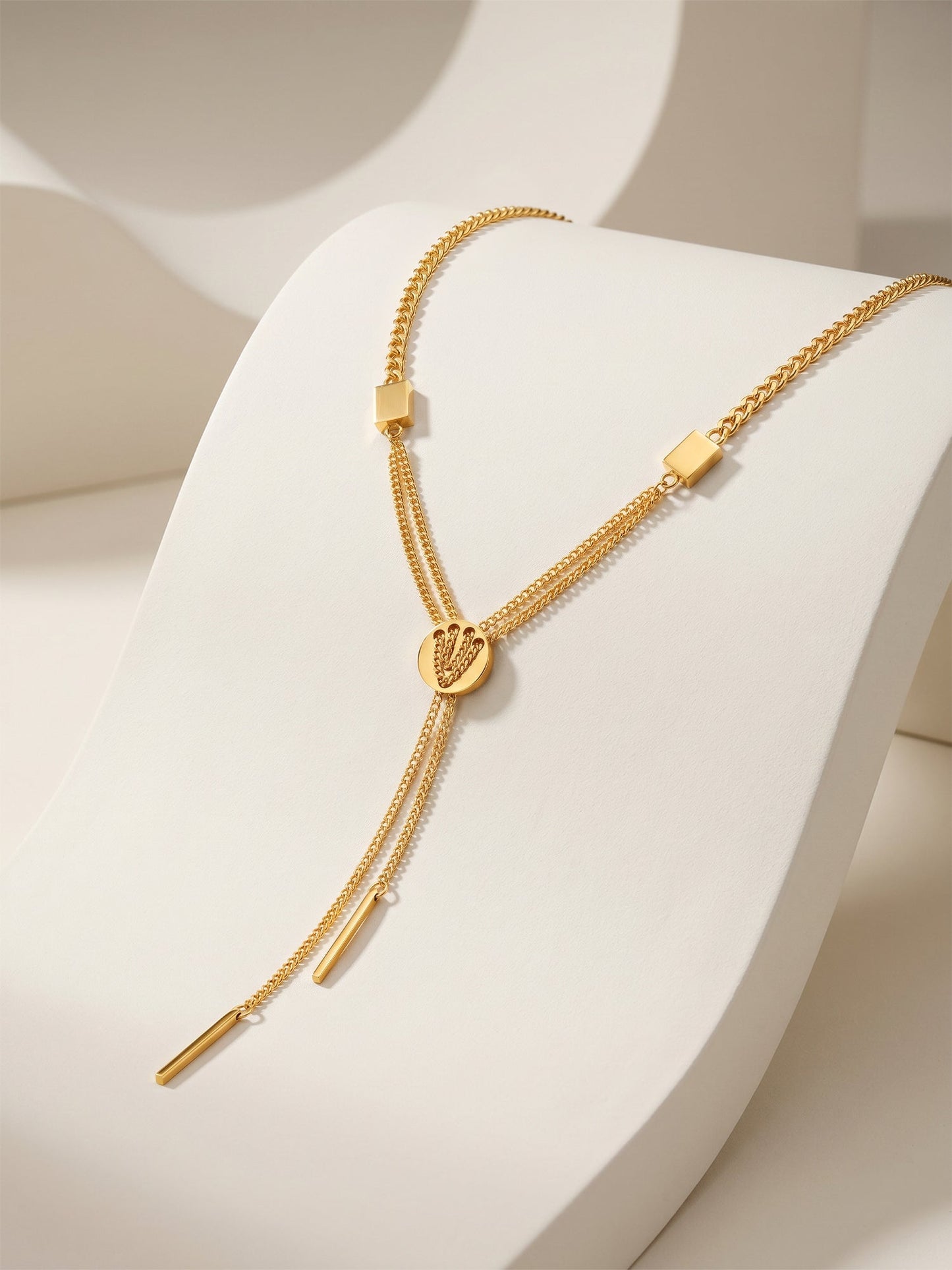 OnnMe by GIVA Centre Of Attention Gold Plated Necklace