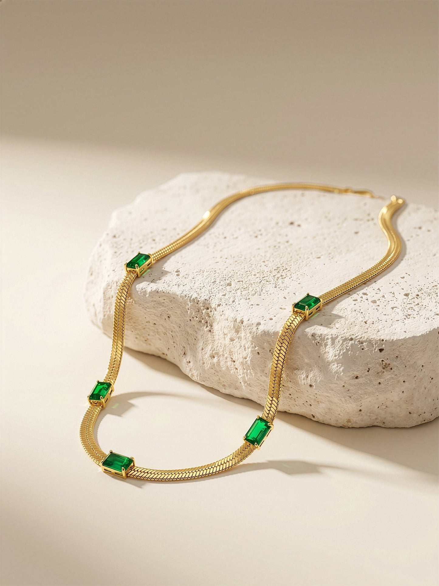 OnnMe by GIVA Green Static Gold Plated Necklace
