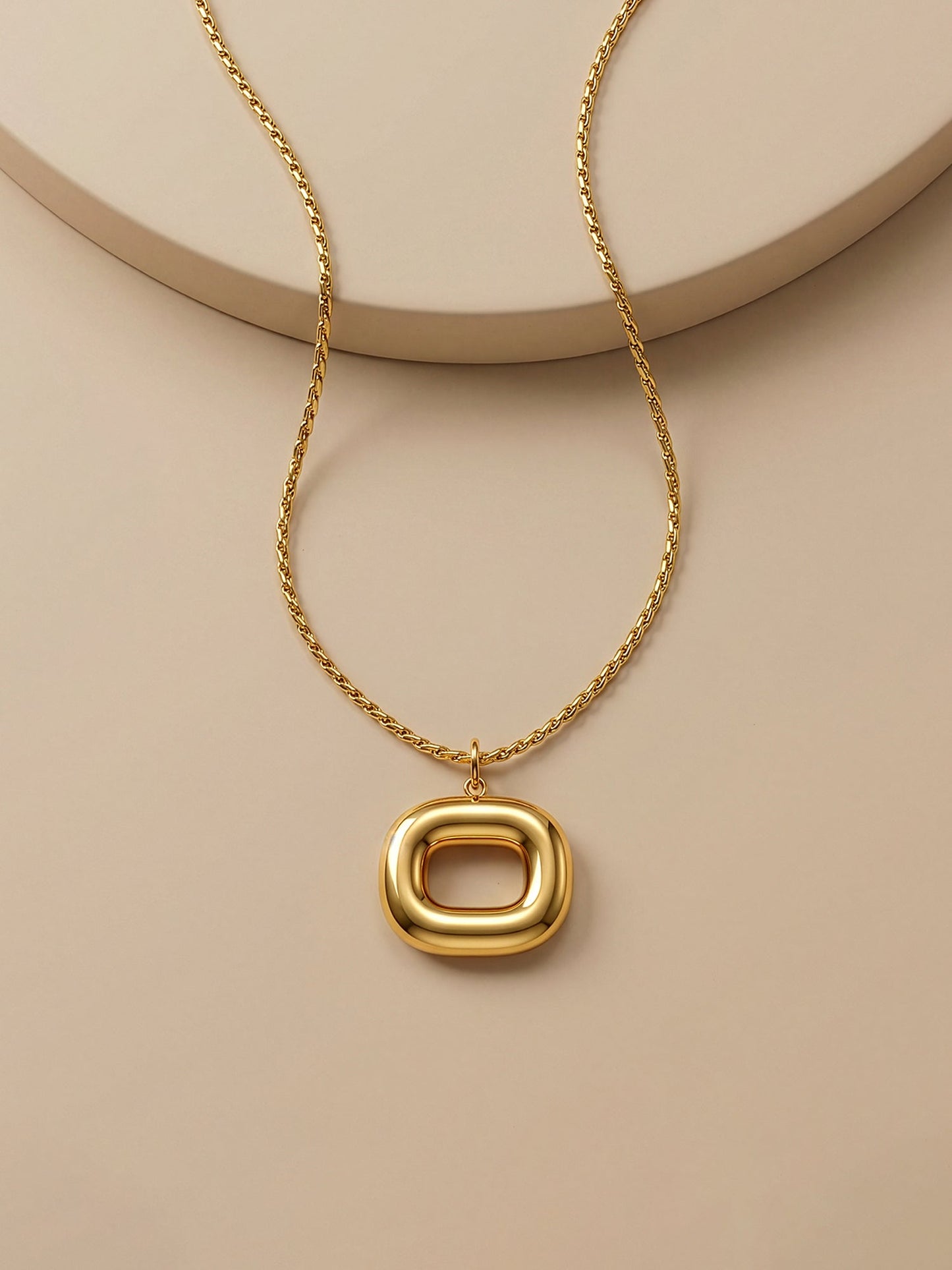 OnnMe by GIVA Toggle Gold Plated Pendant With Chain