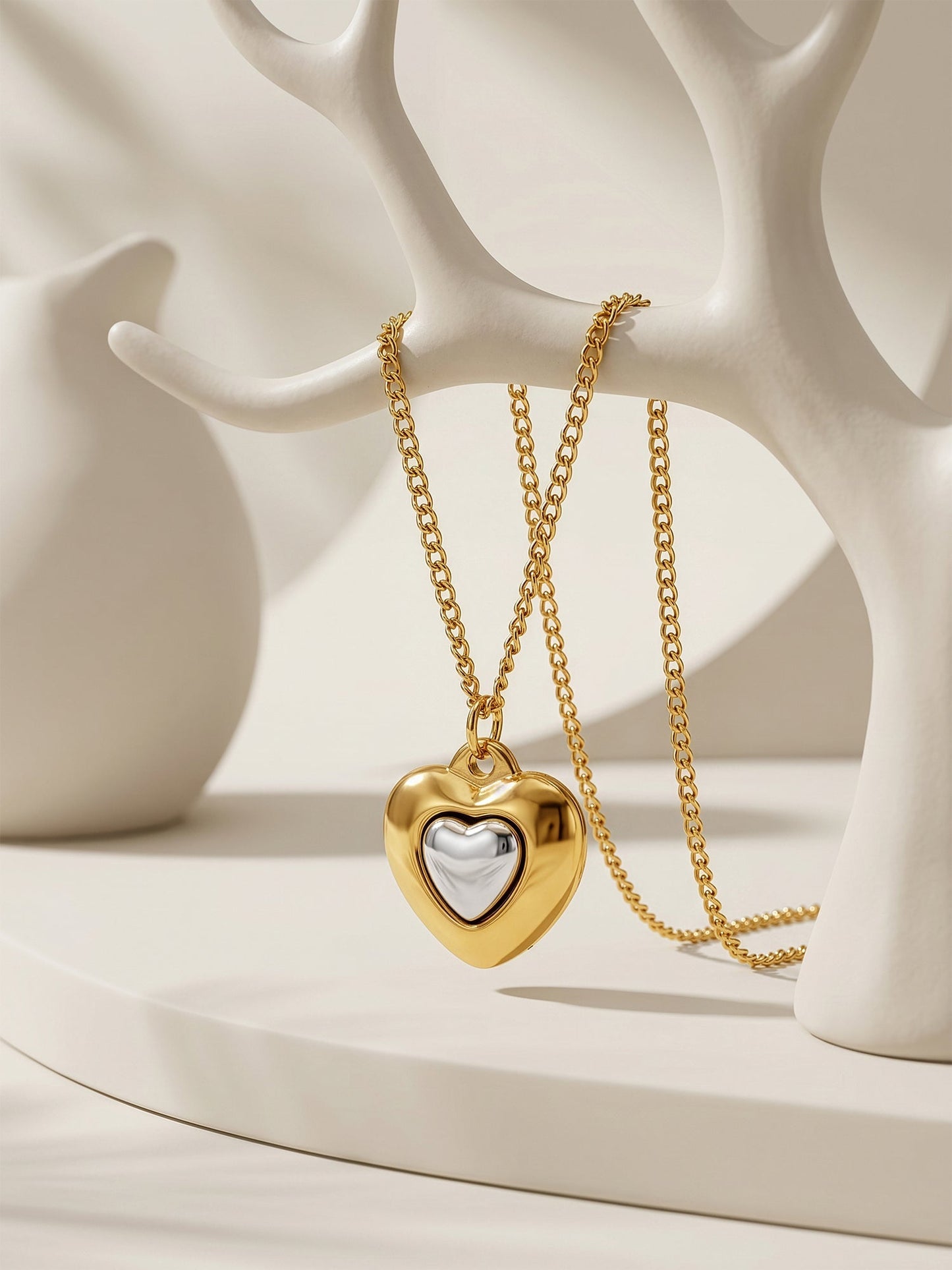 OnnMe by GIVA Soft Armour Dual Tone Pendant with Chain