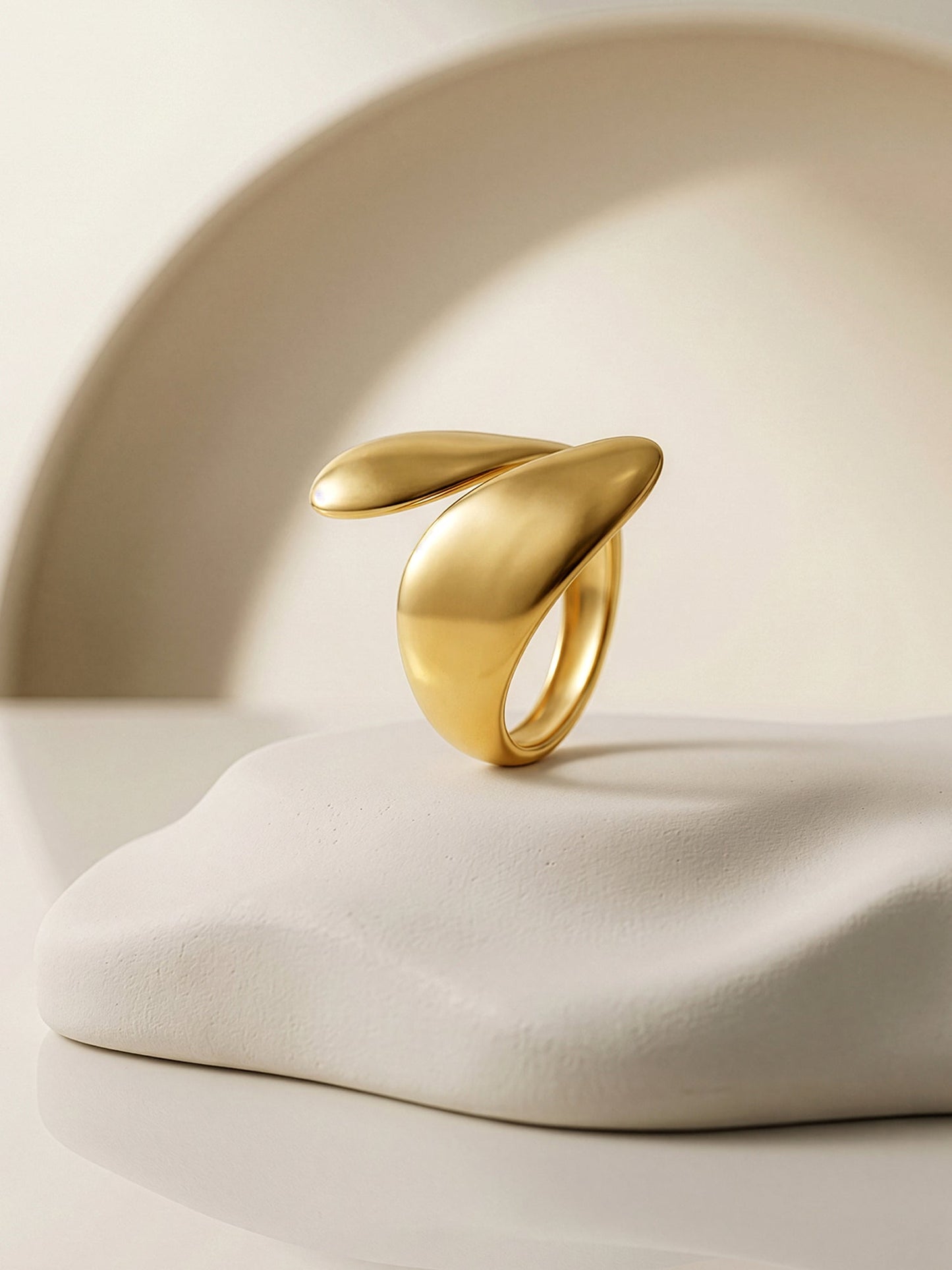 OnnMe by GIVA Fold Over Energy Gold Plated Ring (Size 16)