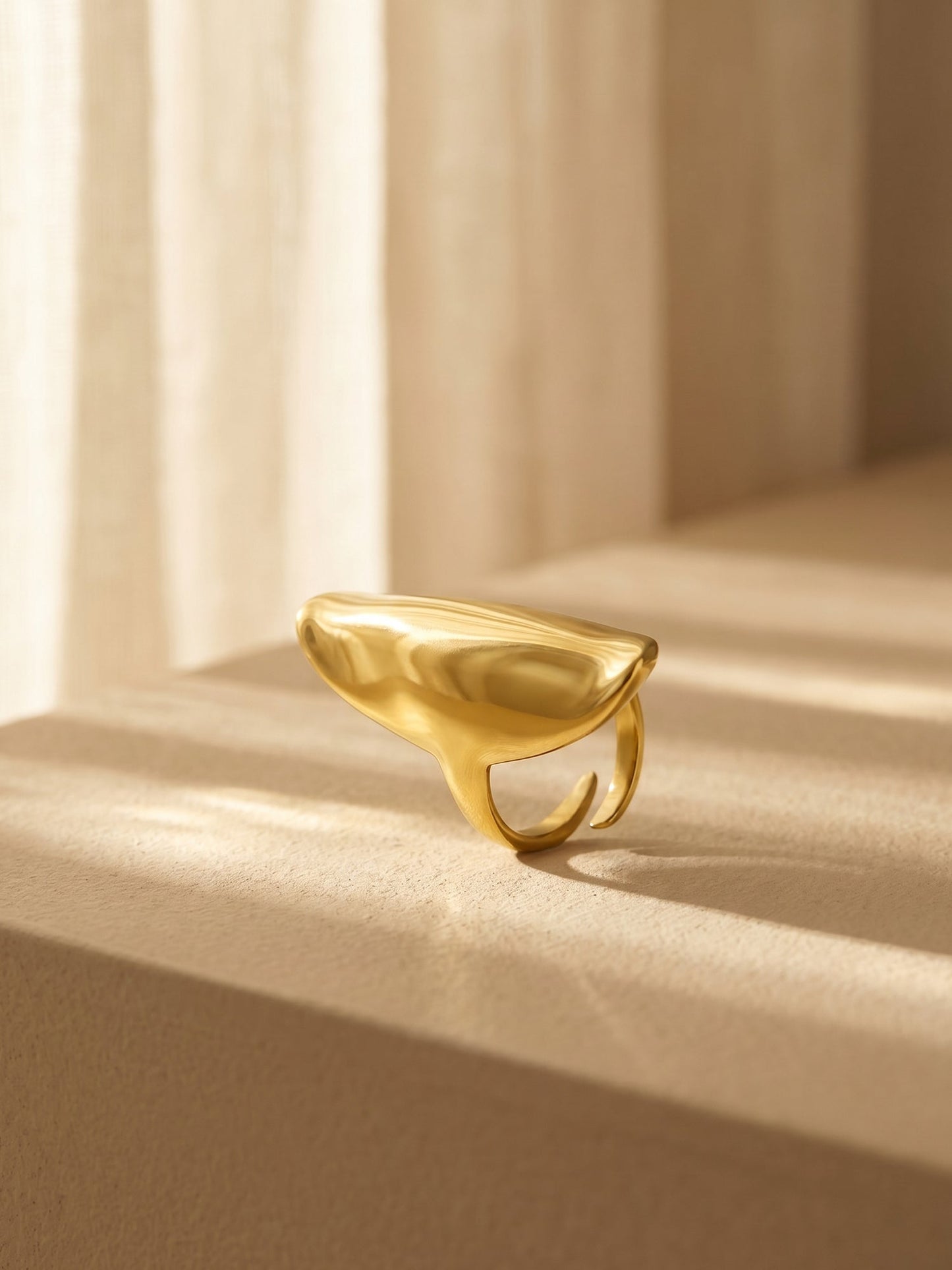 OnnMe by GIVA Liquid Gold Gold Plated Ring (Size 12)