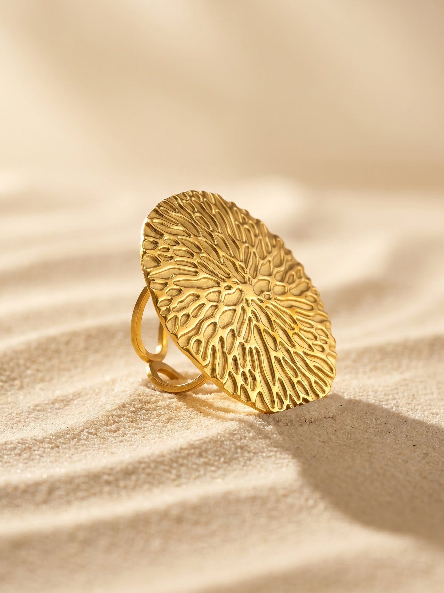 OnnMe by GIVA Ripple Effect Gold Plated Ring (Size 12)