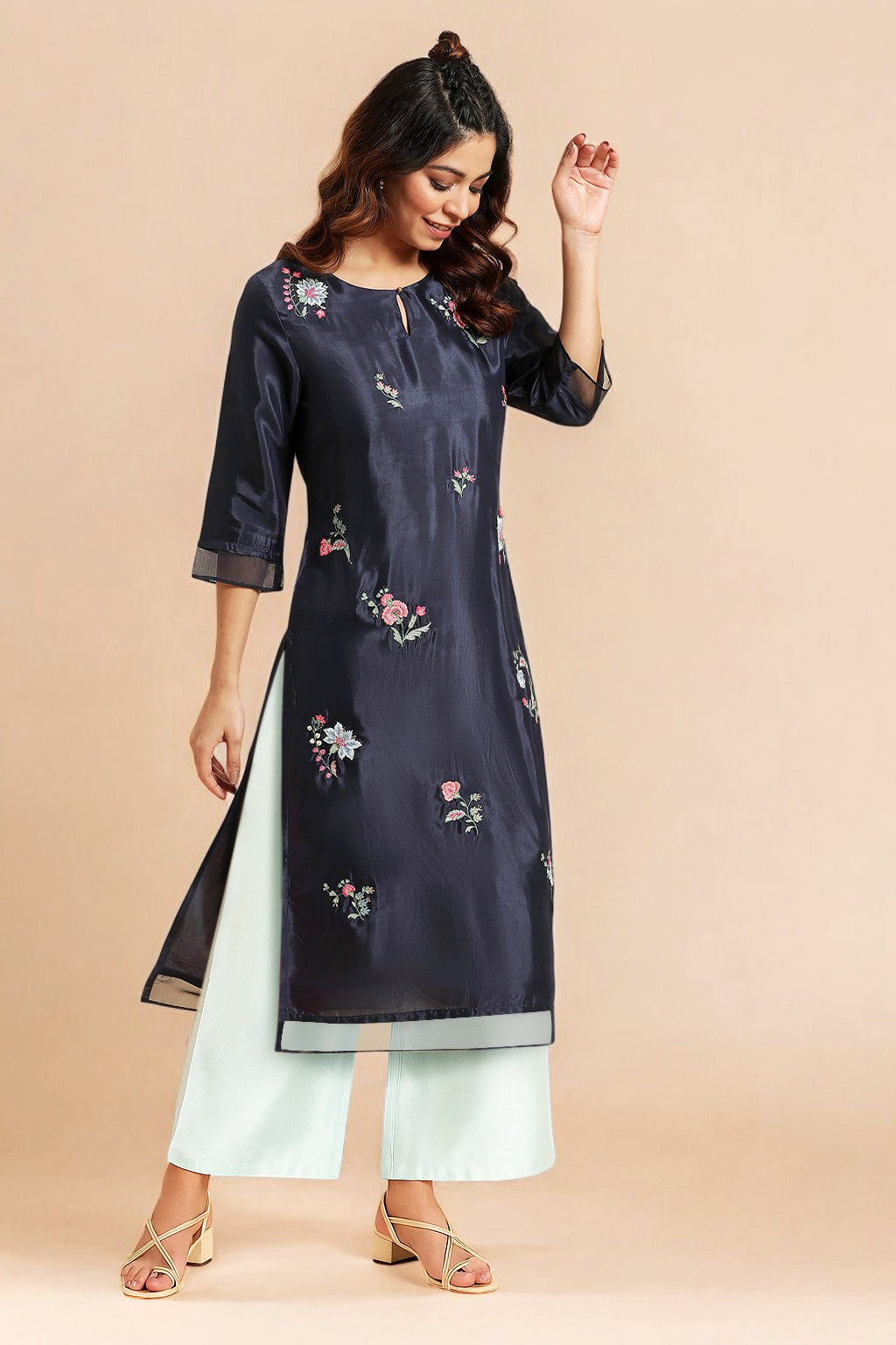 W for Woman Navy Blue Thread Work Straight Kurta and Parallel Pant Set