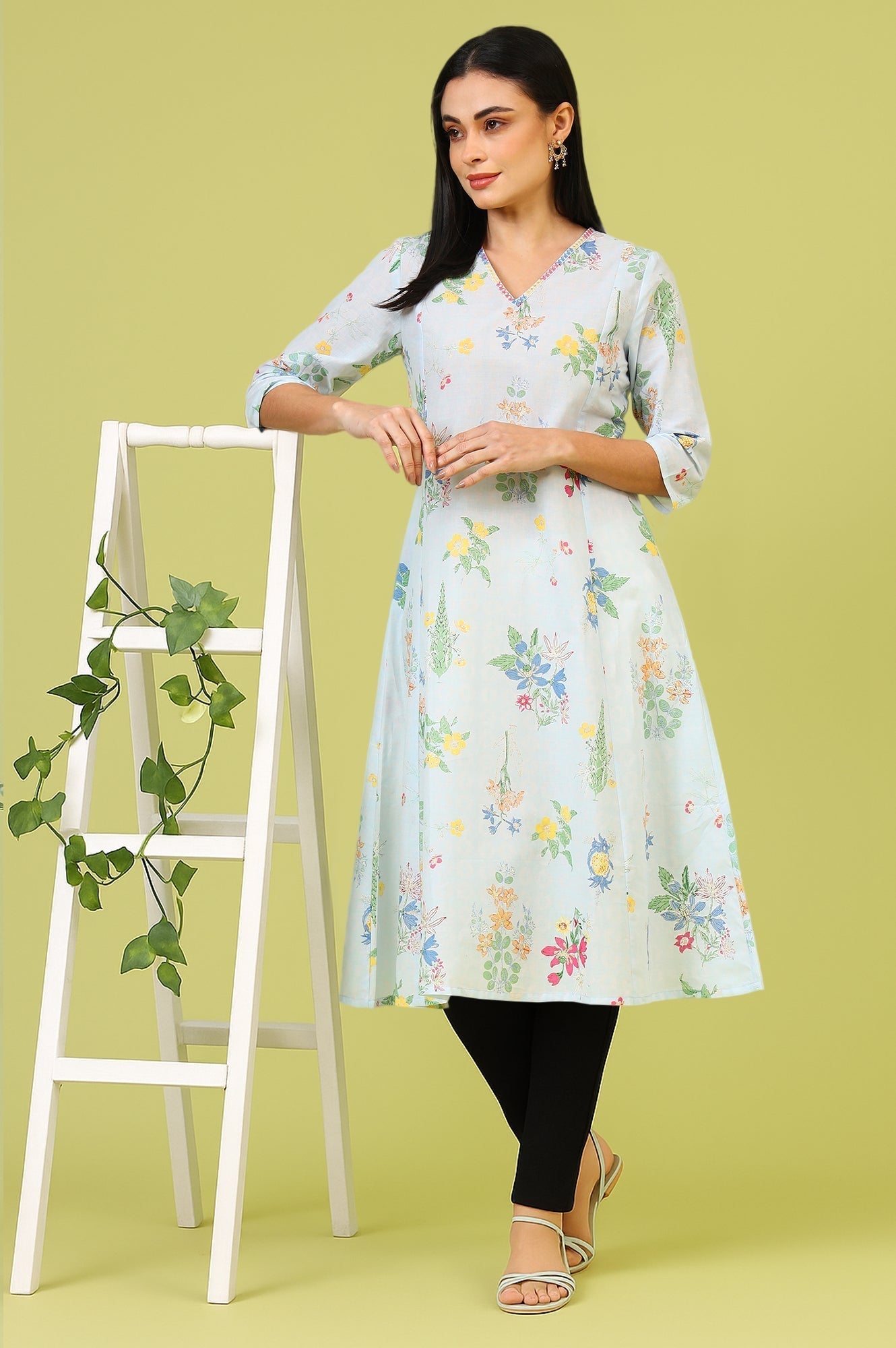 W for Woman Blue Floral Printed Thread Embroidered Pure Cotton A-Line Kurta and Jegging Set