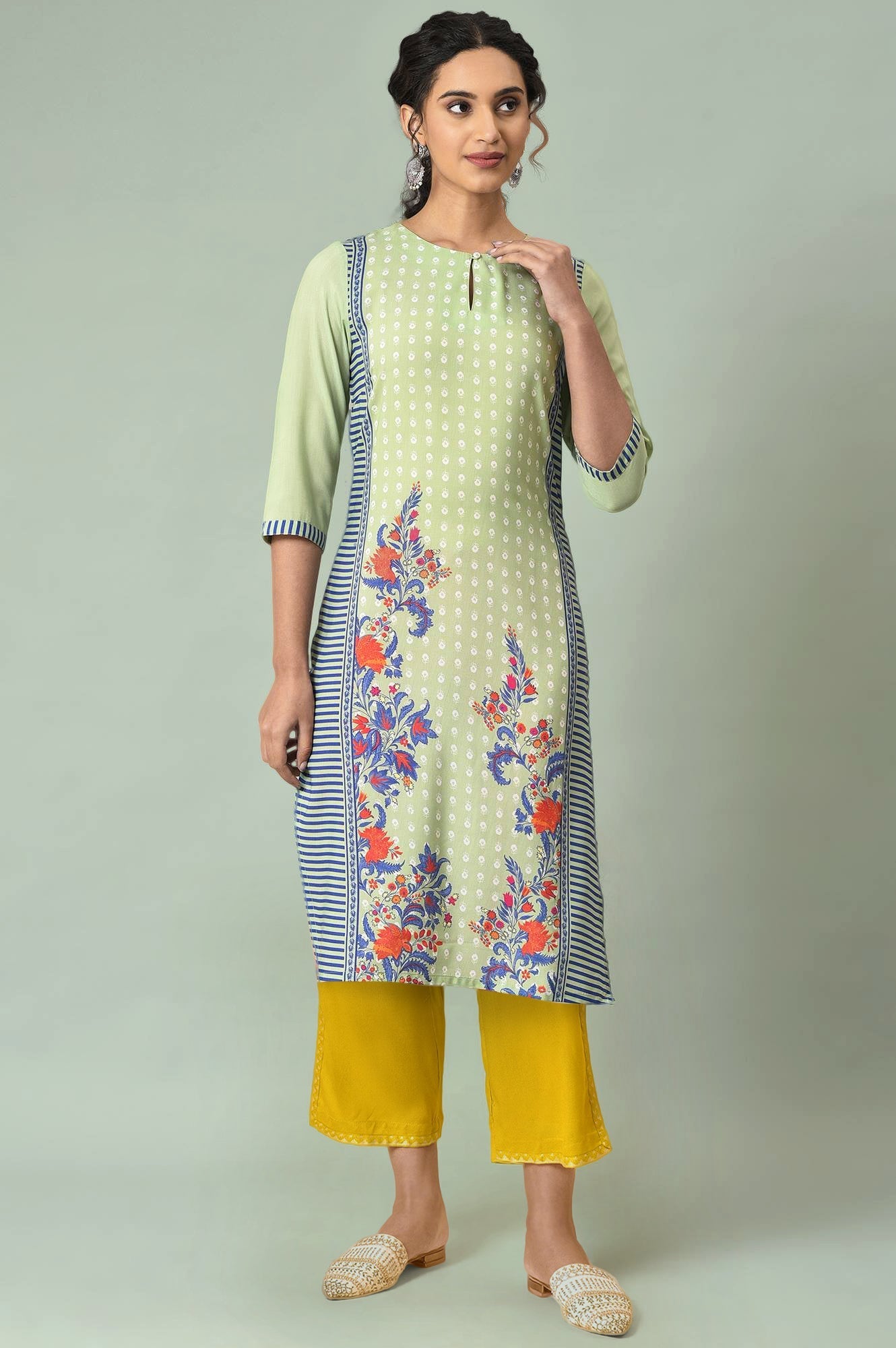 W for Woman Green Floral Printed Lace Muslin Silk Straight Kurta and Straight Pant Set