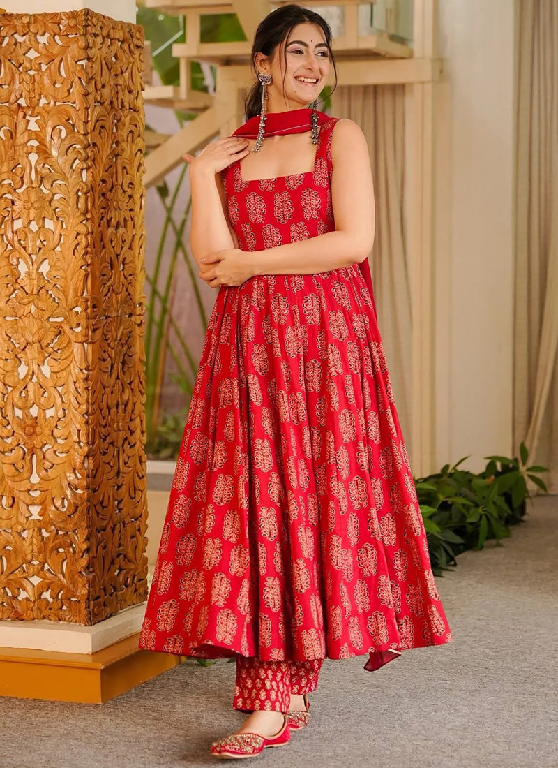 Vegaa Fashion Red Printed Muslin Salwar Suit