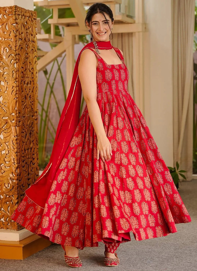 Vegaa Fashion Red Printed Muslin Salwar Suit
