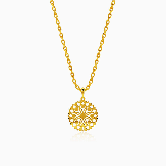 Golden Aura Tangle Pendant With Link Chain