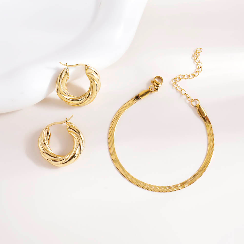 Infinite Twist Set